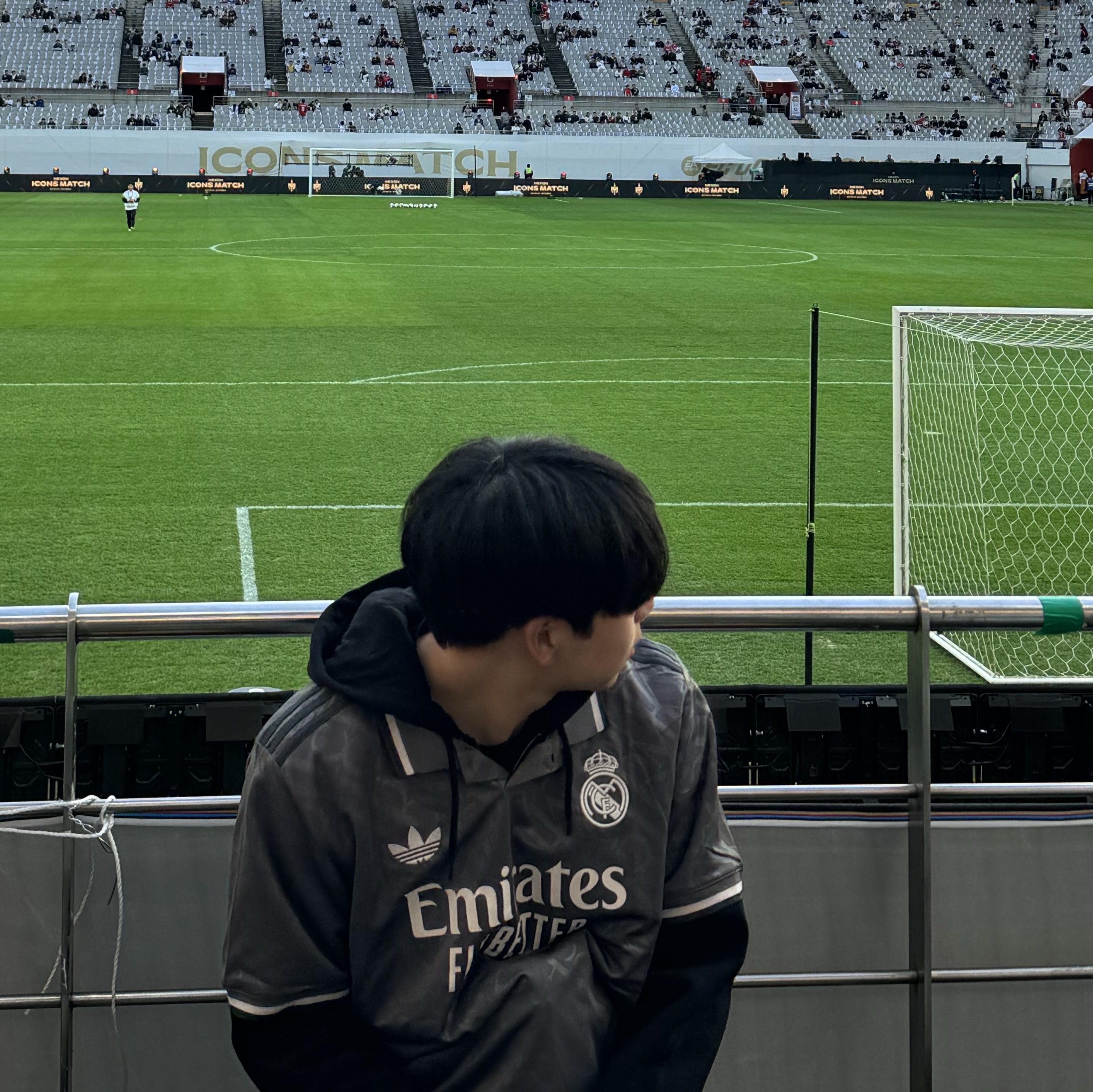 Adidas Real Madrid 2024/25 3rd Jersey Charcoal - KR Sizing (Non Marking Ver.) 착용 스타일