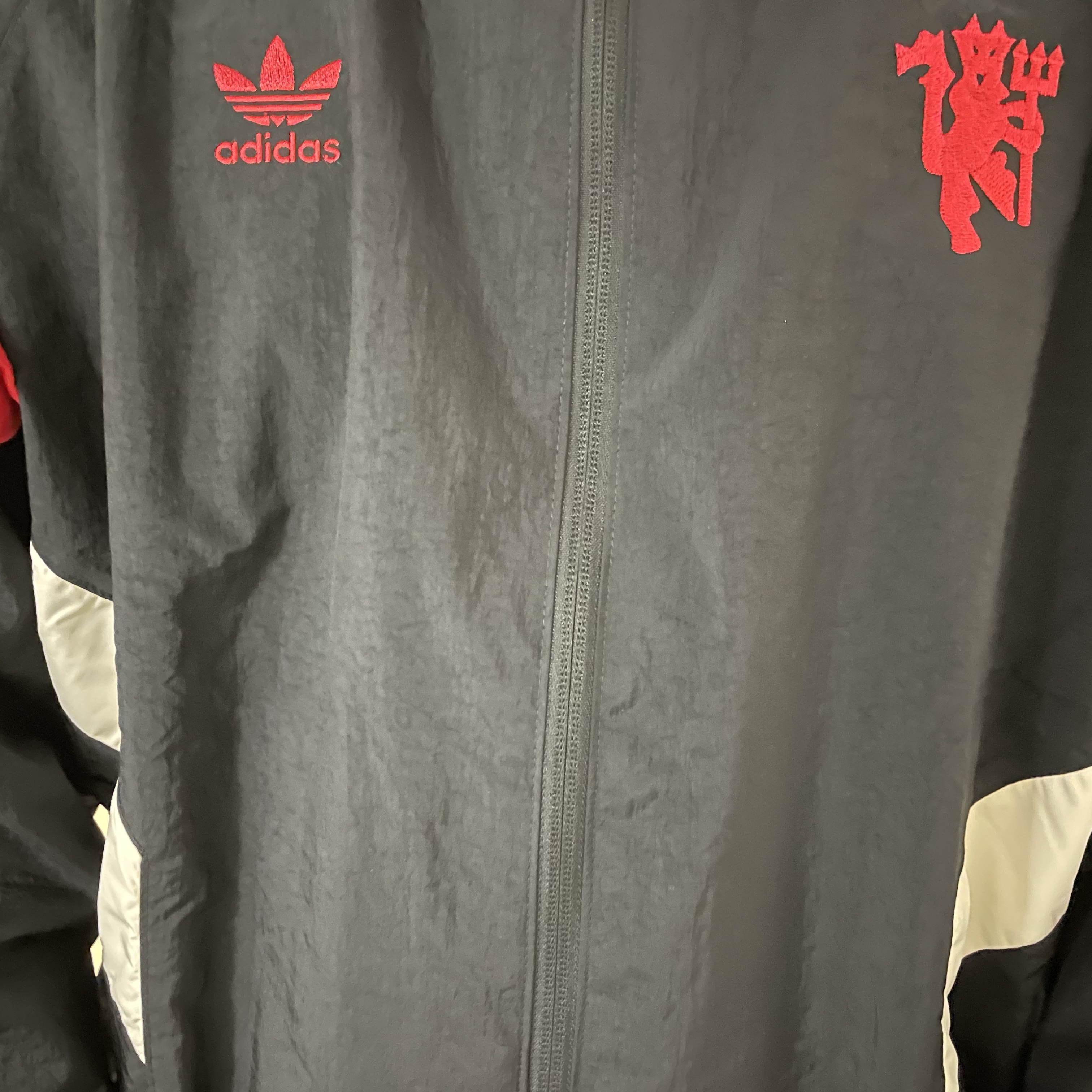 Adidas Manchester United Originals Track Top Black Red - KR Sizing 착용 스타일