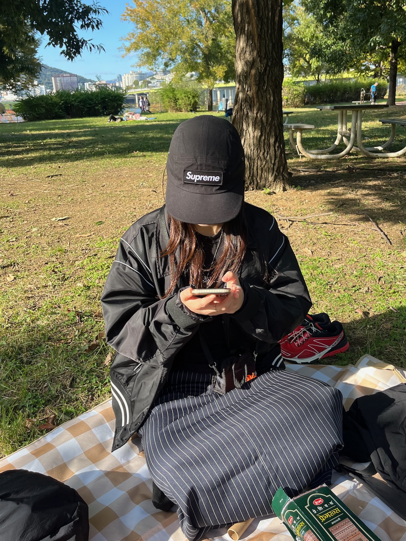 Supreme Waxed Cotton Camp Cap Black - 23FW 착용 스타일