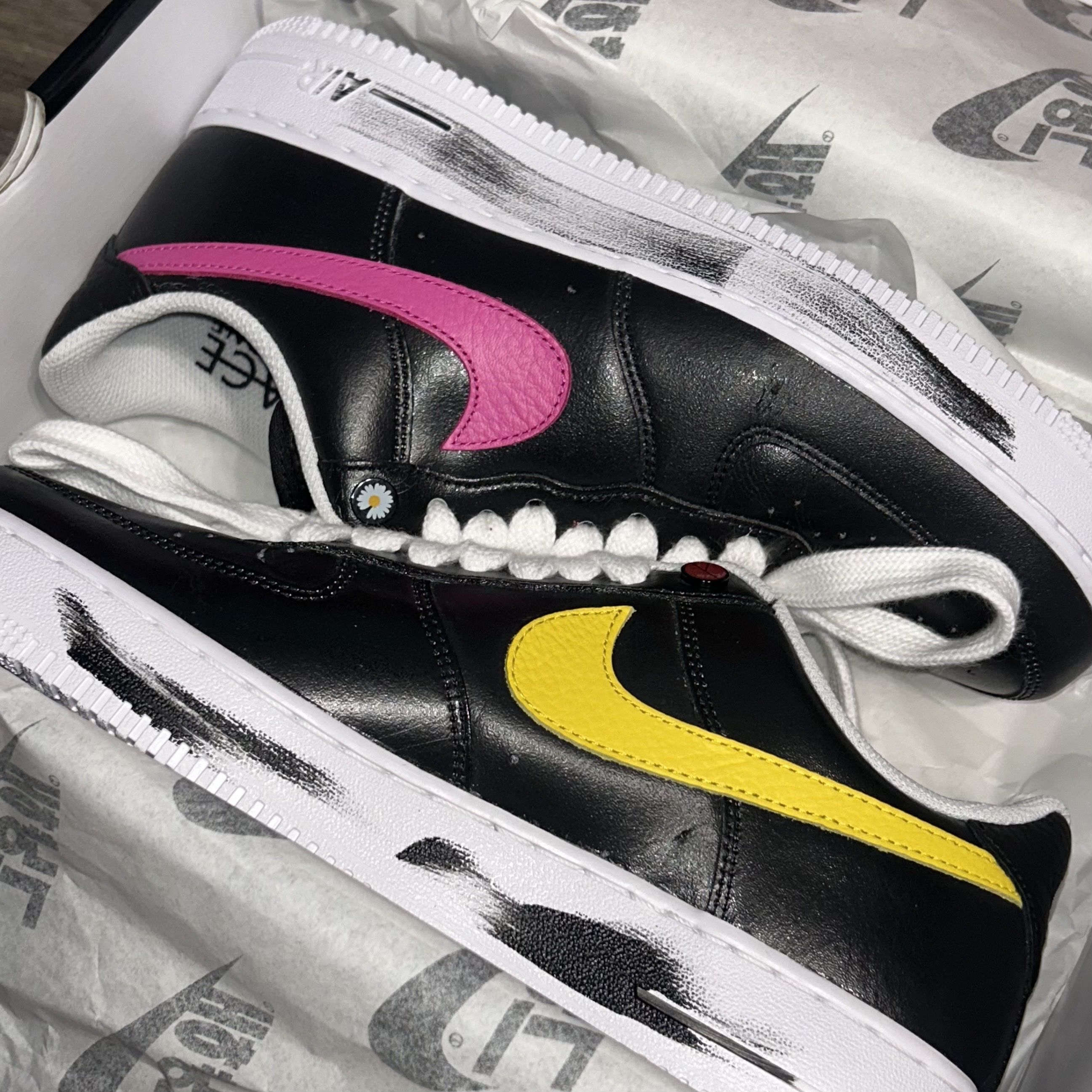 Nike x Peaceminusone Air Force 1 Low Para-Noise 3.0 Black and Multicolor 착용 스타일