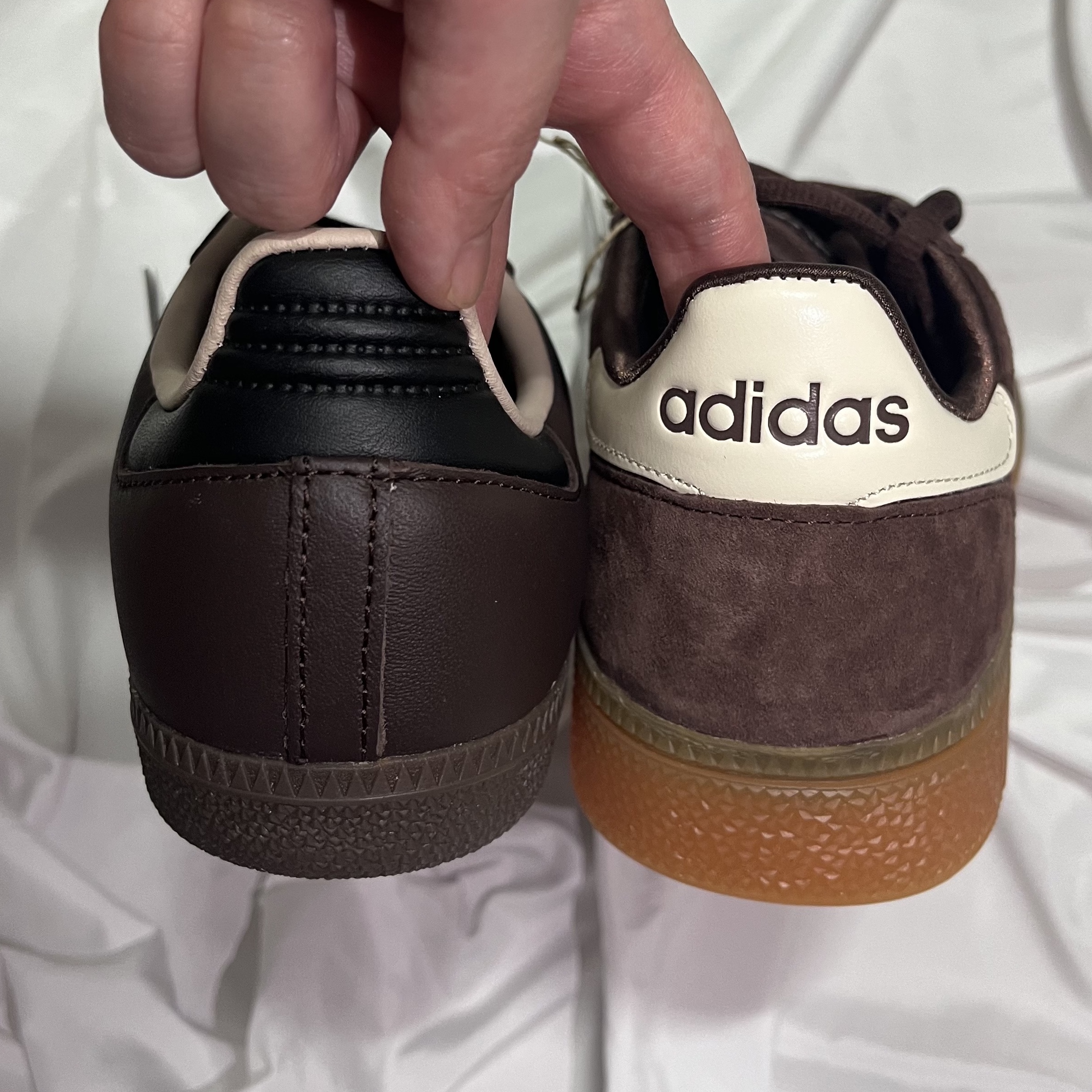 Adidas x Sporty & Rich Spezial Handball Auburn Cream White, Adidas Samba OG Dark Brown Clay Brown 착용 스타일 - 3
