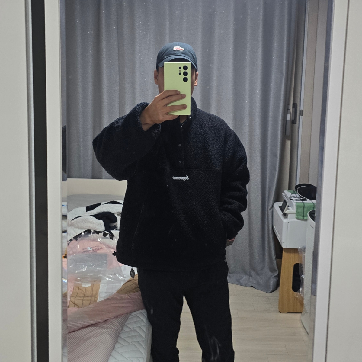 Supreme Polartec Shearling Reversible Pullover Black - 24FW 착용 스타일