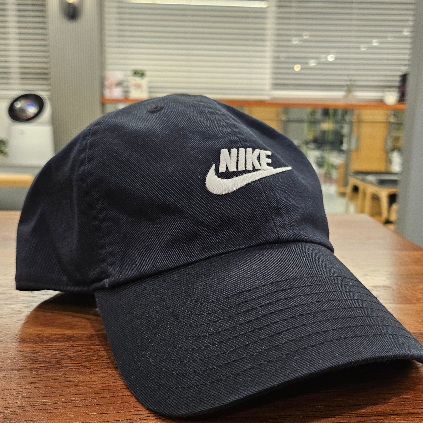 Nike Club Unstructured Futura Washed Cap Black 착용 스타일 - 2