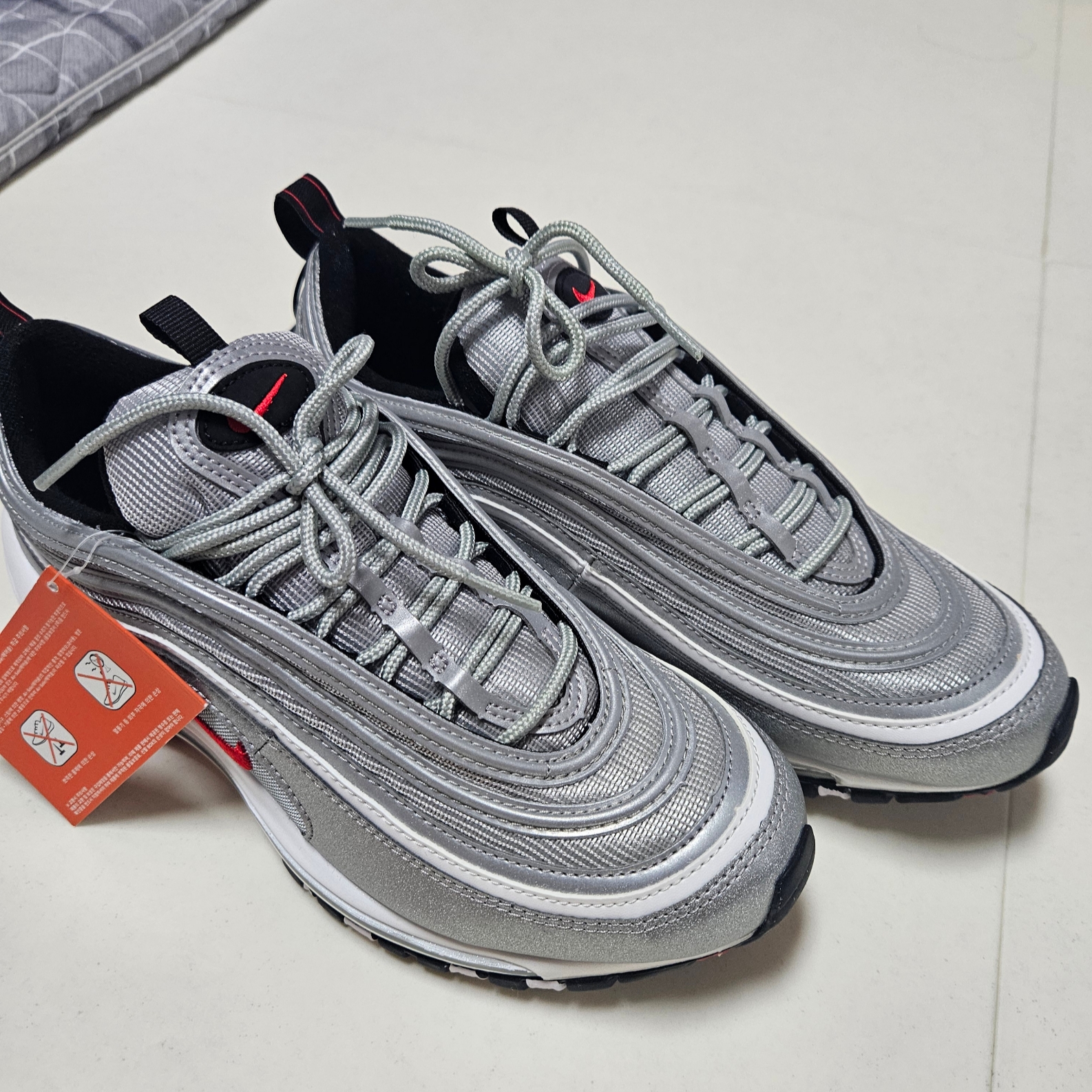 Nike Air Max 97 OG Silver Bullet 2022 착용 스타일