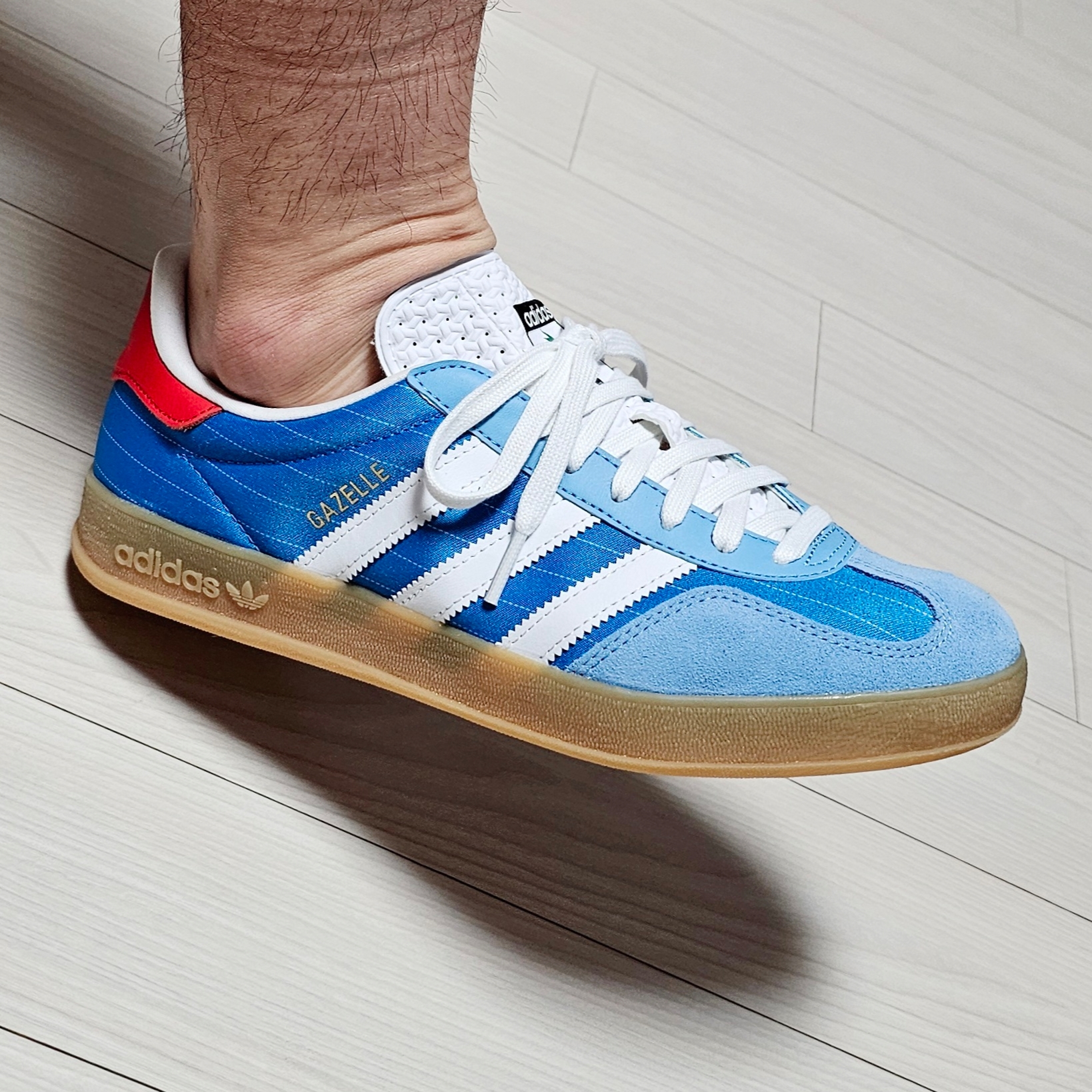 Adidas Gazelle Indoor Bright Blue Cloud White 착용 스타일
