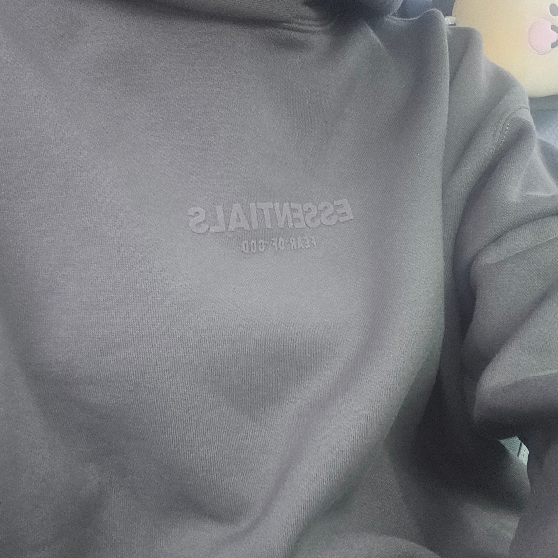 Essentials Relaxed Hoodie Off Black - 22FW 착용 스타일