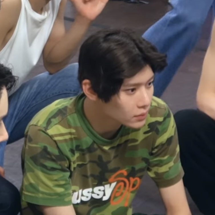 Stussy Sport Script T-Shirt Camo 착용 스타일 - 2