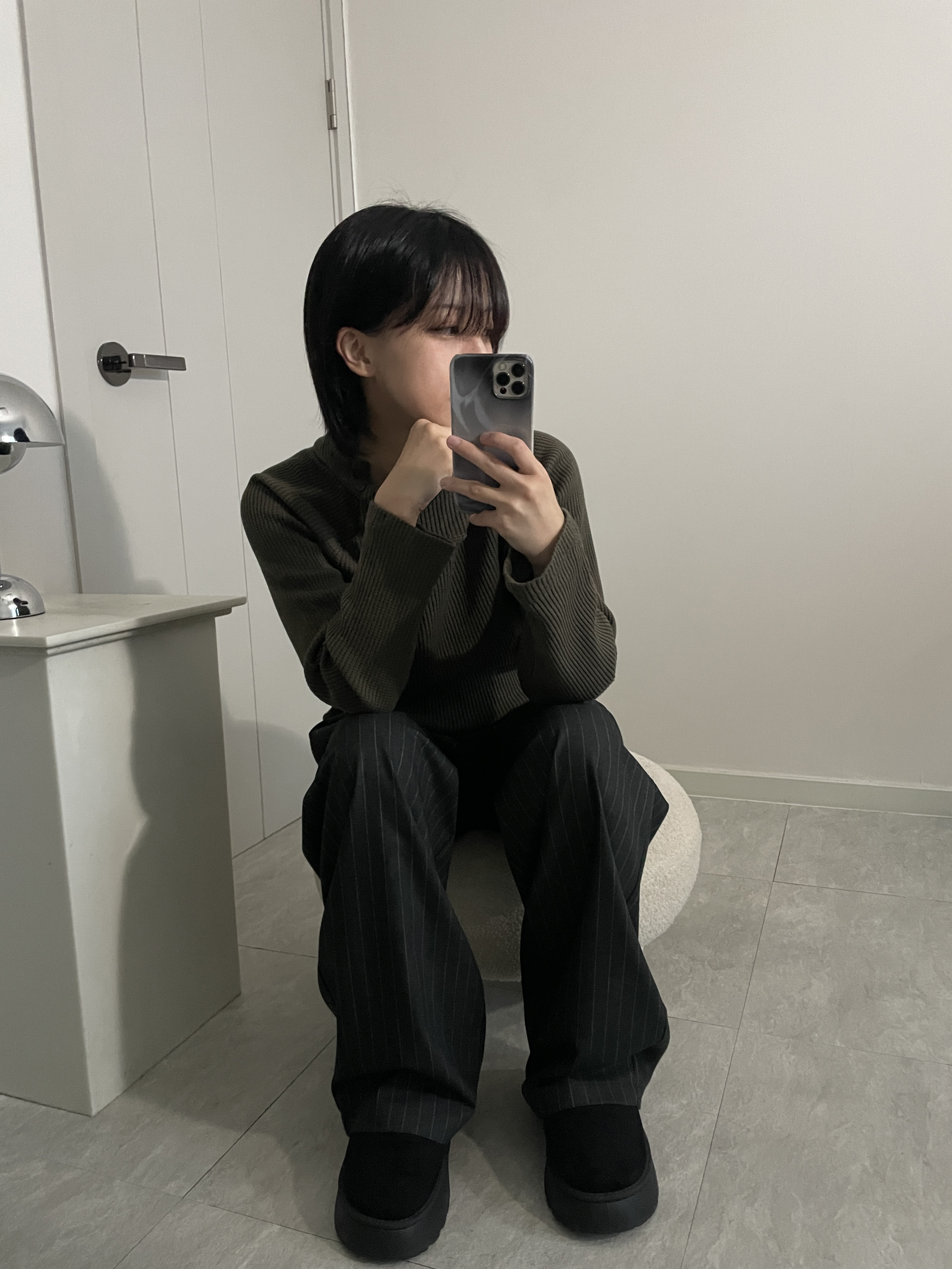 (W) UGG Classic Ultra Mini Platform Boots Black 착용 스타일