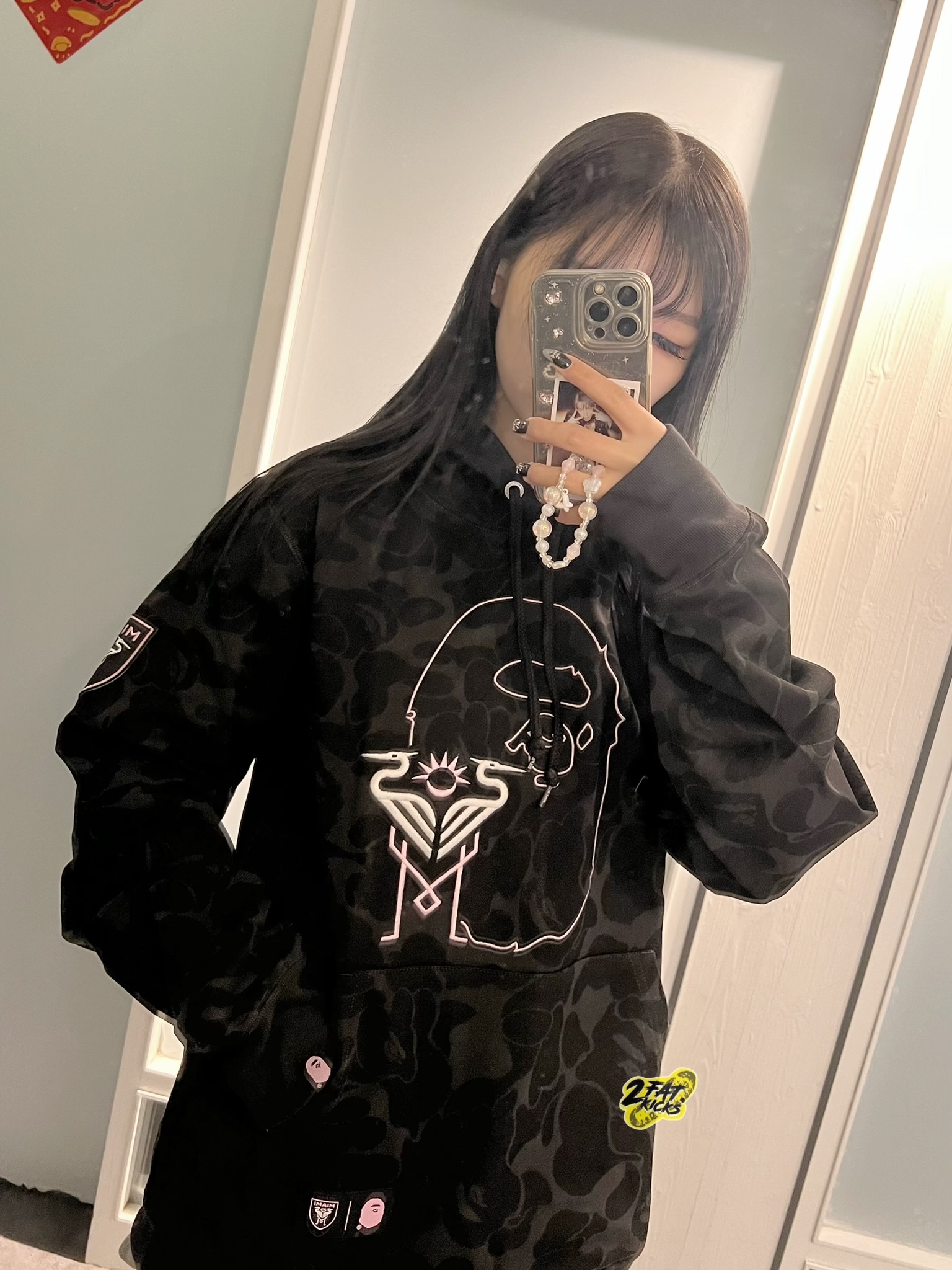 BAPE x Inter Miami CF Camo Pullover Hoodie Black 착용 스타일 - 1