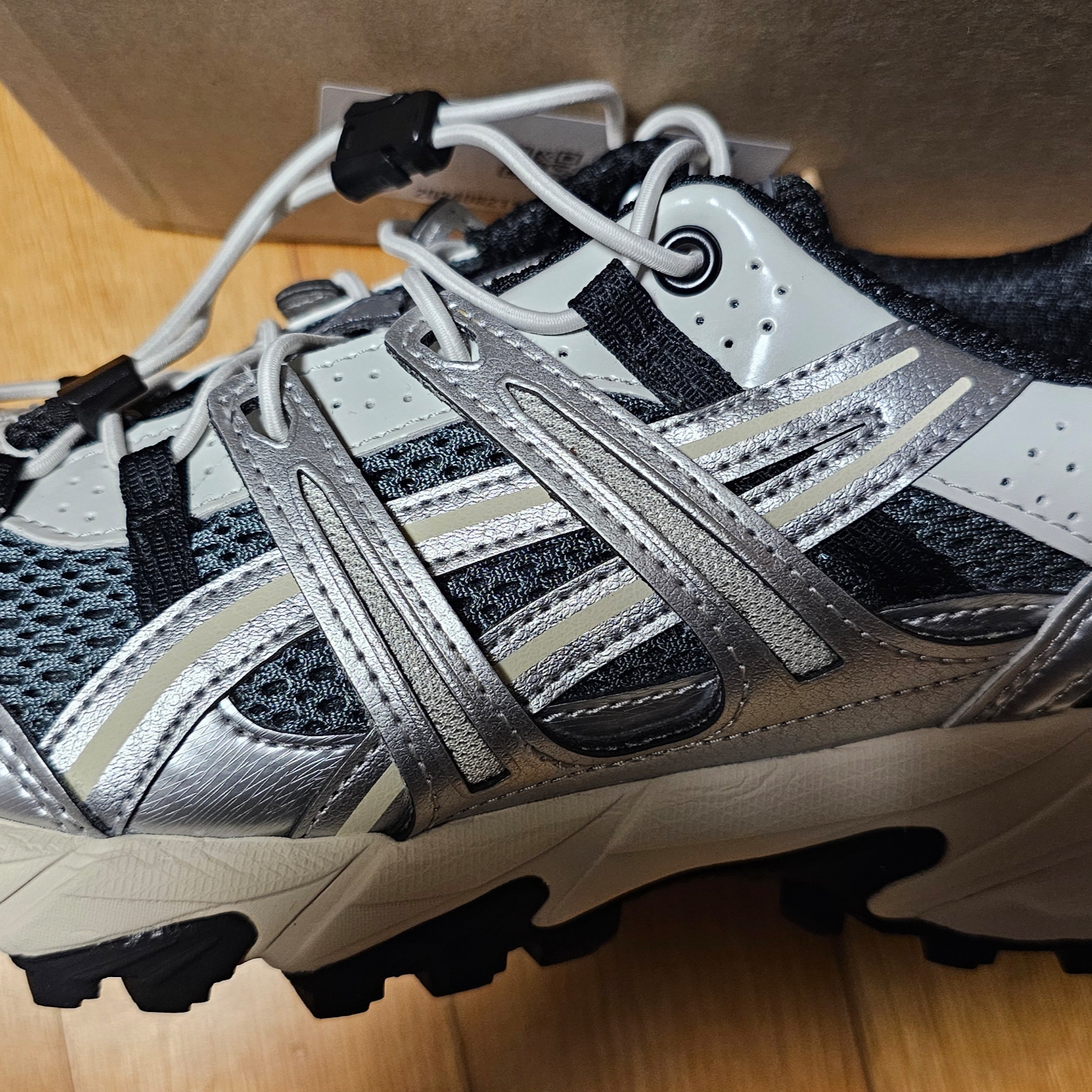 Asics Unlimited Gel-Sonoma 15-50 Steel Grey Pure Silver 착용 스타일
