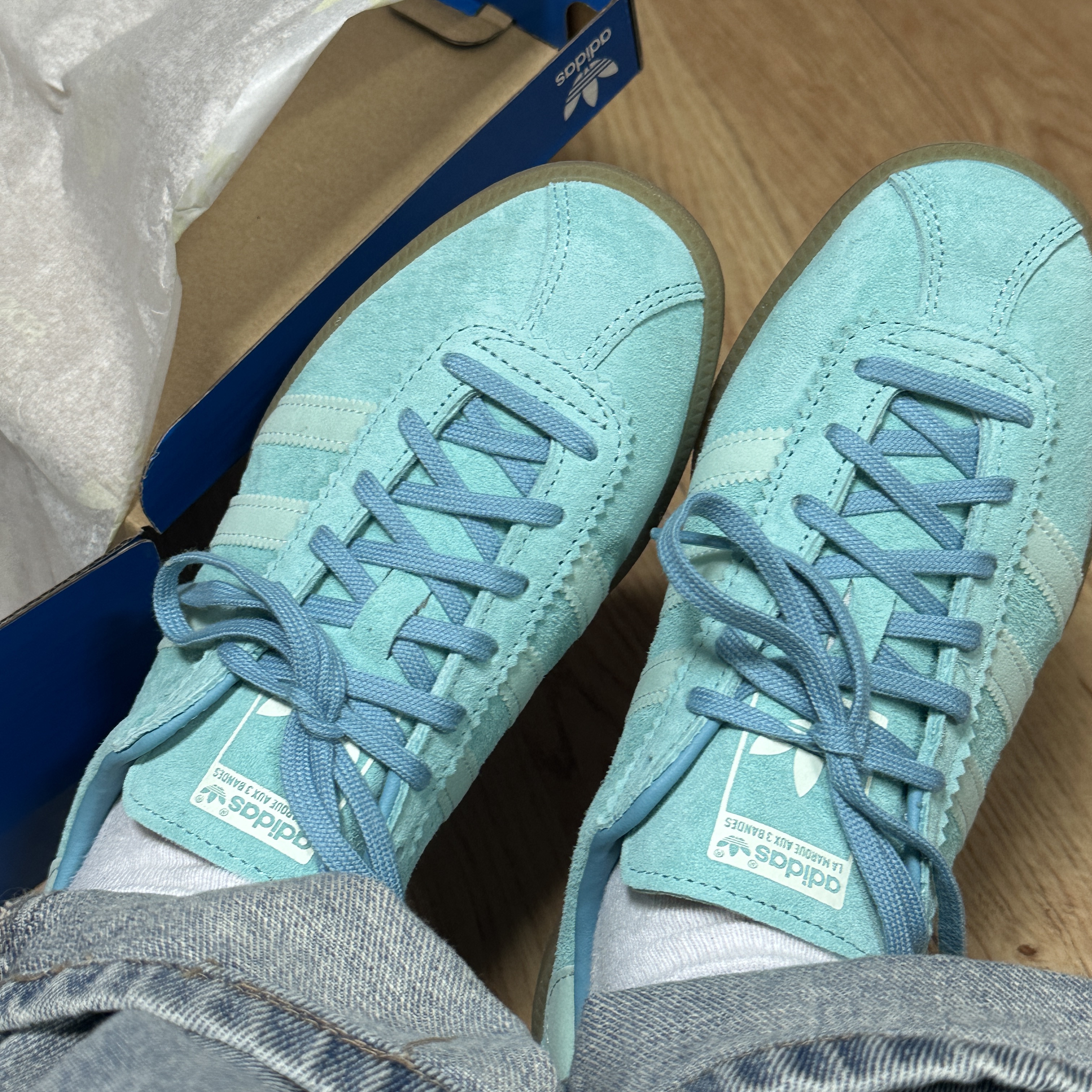 Adidas Bermuda Easy Mint 착용 스타일