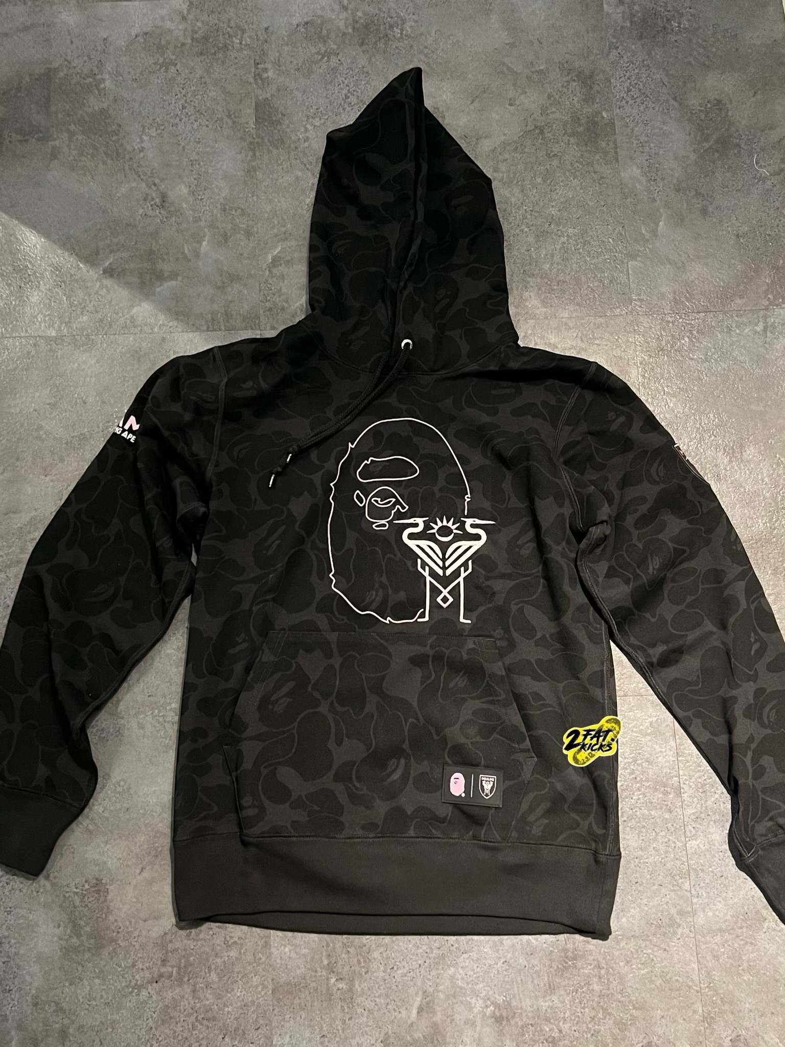 BAPE x Inter Miami CF Camo Pullover Hoodie Black 착용 스타일 - 4