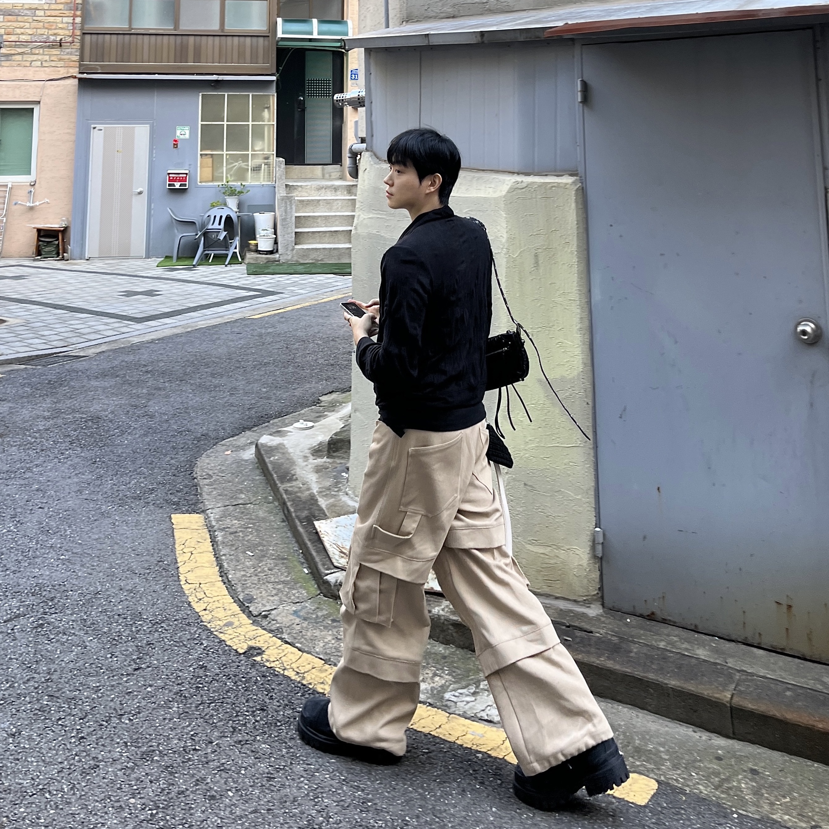 Balenciaga Arena Lambskin Aged Silver Hardware Le Cagole XS Flap Bag Black, Balenciaga Combat Strike 20mm Boots Black 착용 스타일 - 1