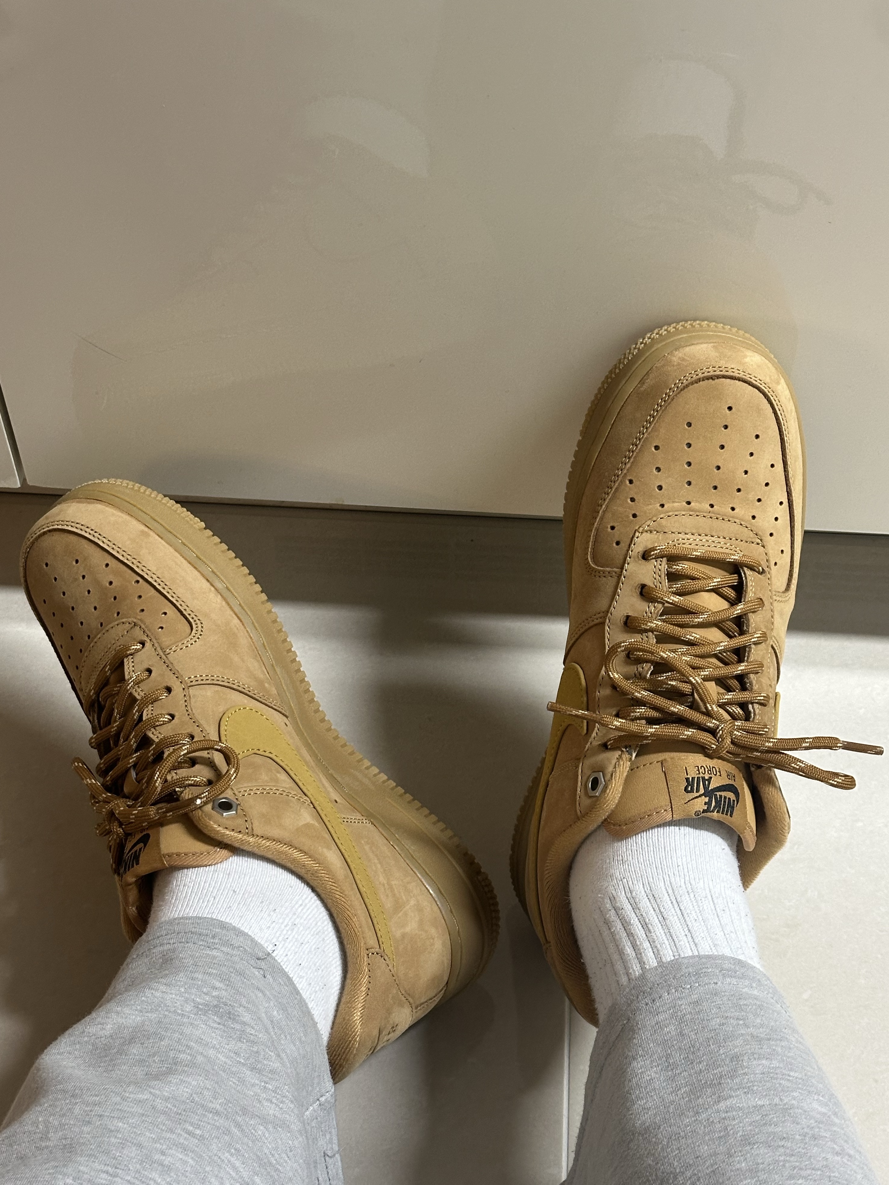(W) Nike Air Force 1 '07 WB Flax Wheat 착용 스타일 - 2