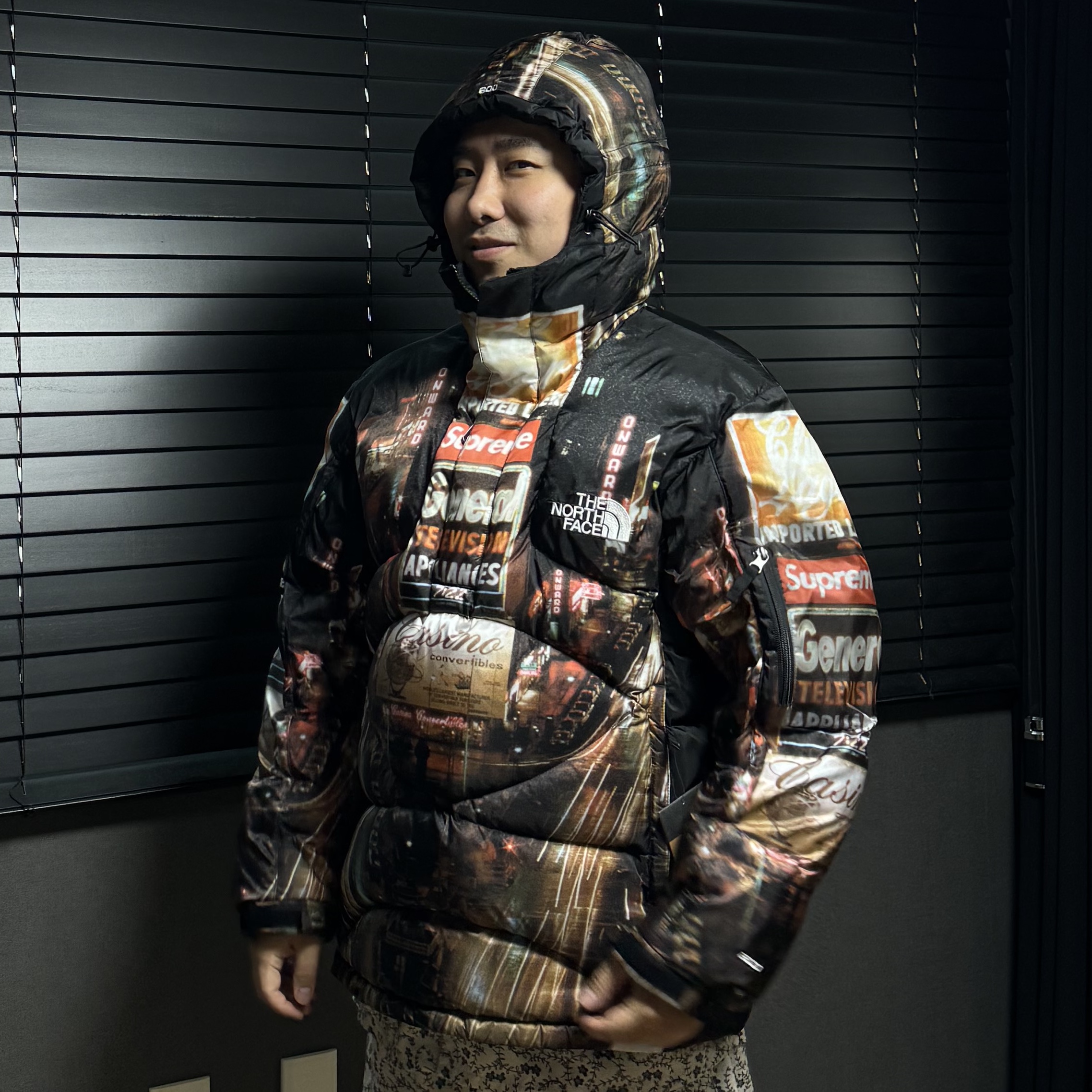 Supreme x The North Face 800-Fill Half Zip Hooded Pullover Times Square - 22FW 착용 스타일