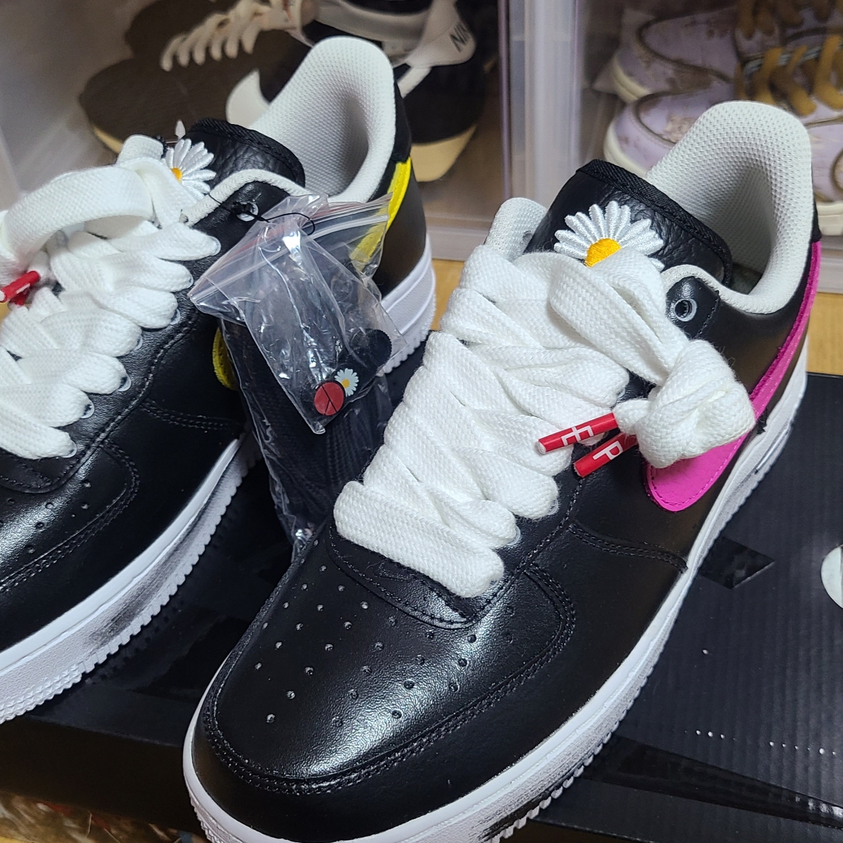 Nike x Peaceminusone Air Force 1 Low Para-Noise 3.0 Black and Multicolor 착용 스타일 - 2