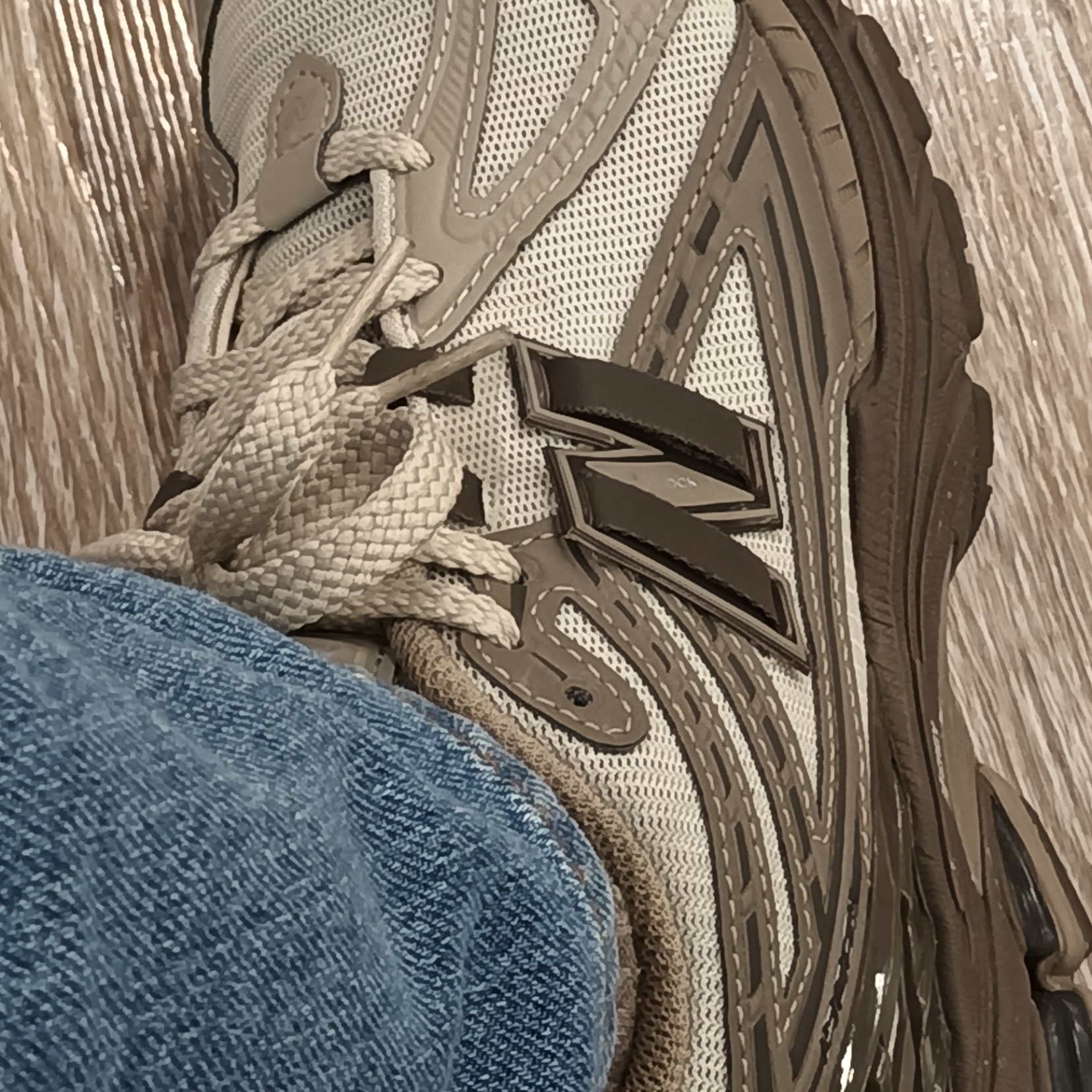 New Balance 1906R Beige Brown 착용 스타일 - 5