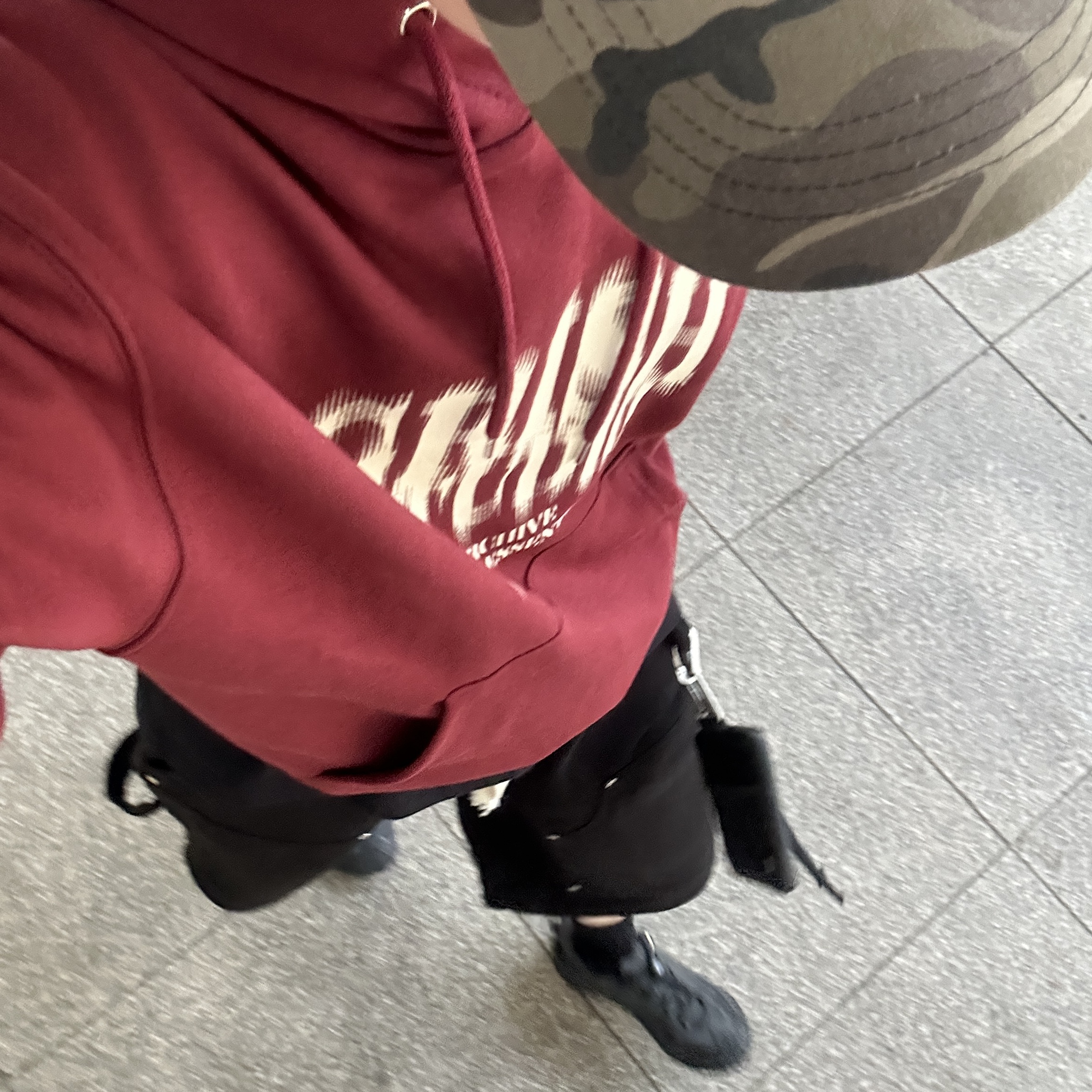 Nike ACG Mountain Fly 2 Low Gore-Tex Black and Dark Smoke Grey, ETCE Prototype Pouch Keyring Black 착용 스타일 - 2