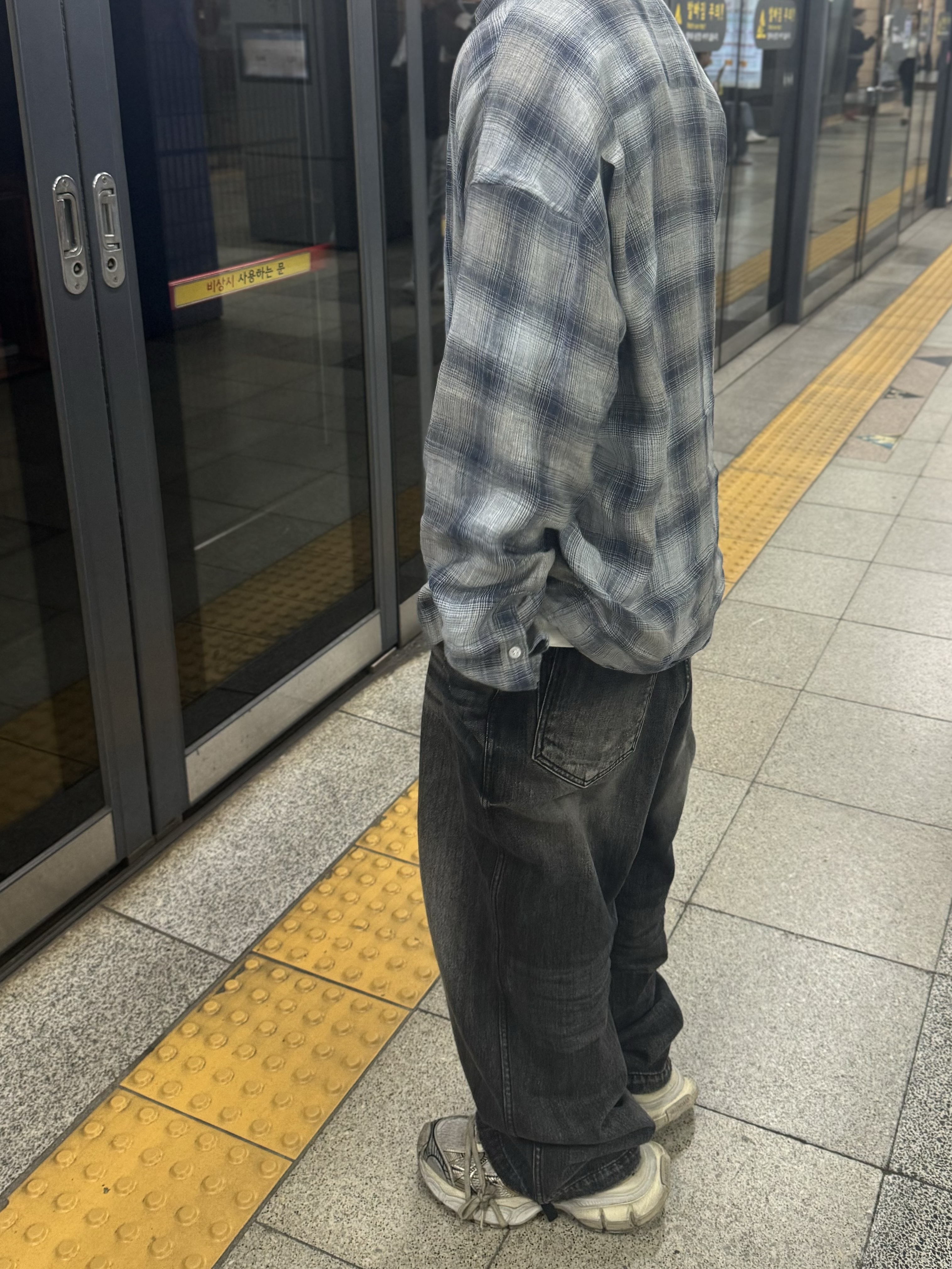 Nonnod Flexible String Check Shirt Japanese Linen Blue, Nonnod Double Pocket Japanese Denim Washed Black 착용 스타일 - 1