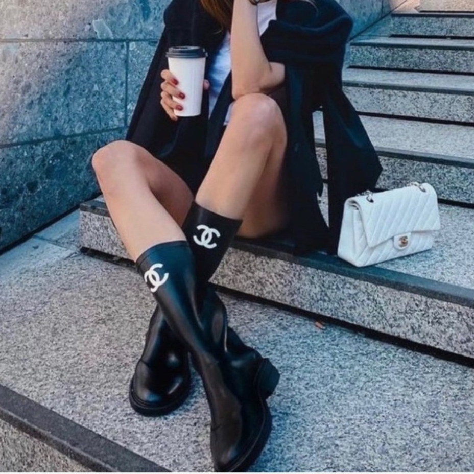 (W) Chanel Boots Caoutchouc & Black 착용 스타일