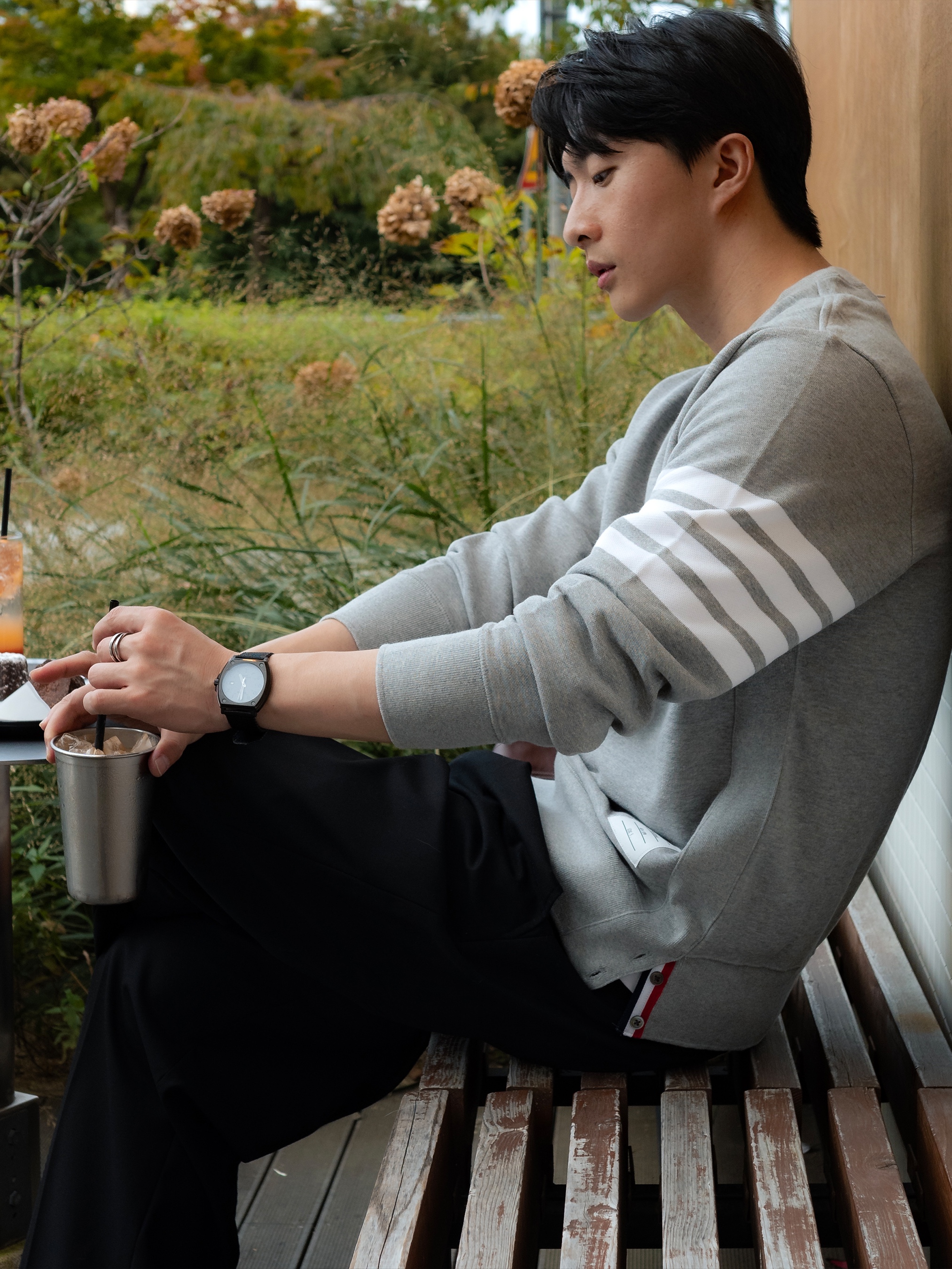 Thom Browne Engineered 4-Bar Sweatshirt Light Grey 착용 스타일 - 1