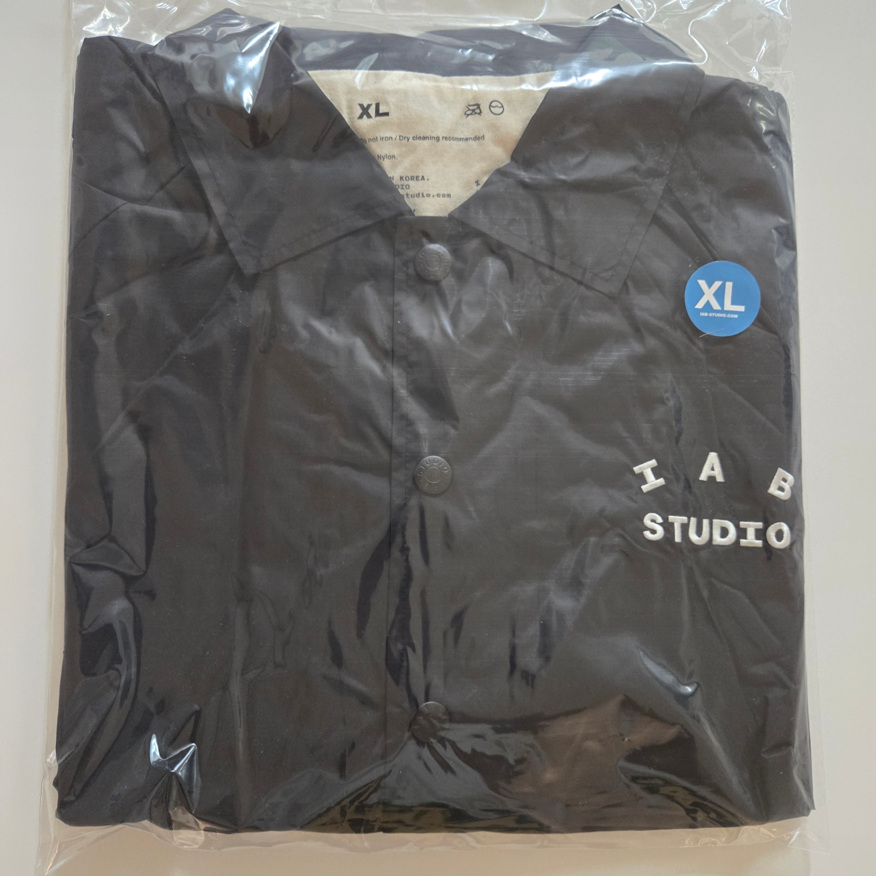 IAB Studio Coach Jacket Black 착용 스타일