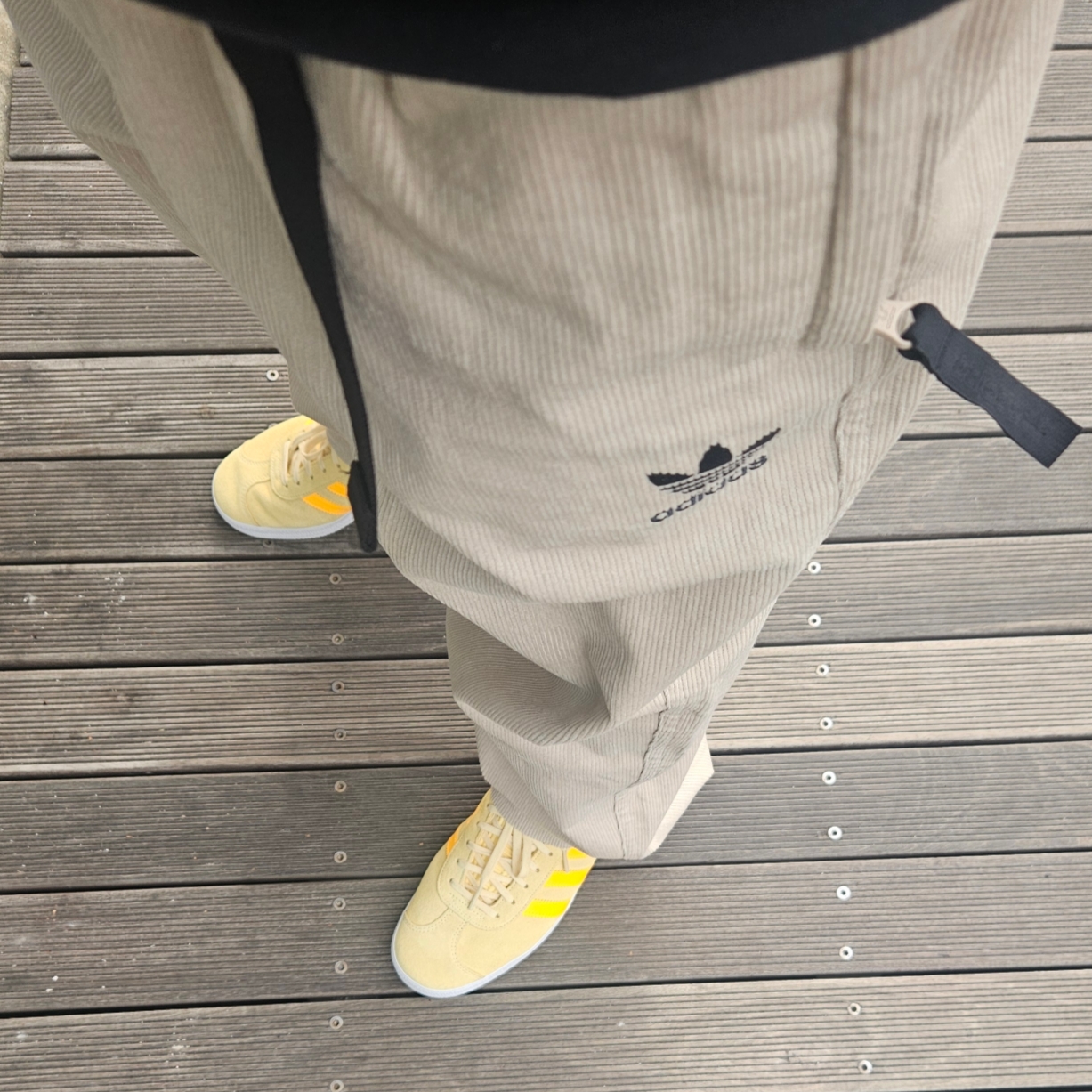 (W) Adidas Gazelle Almost Yellow Solar Gold 착용 스타일