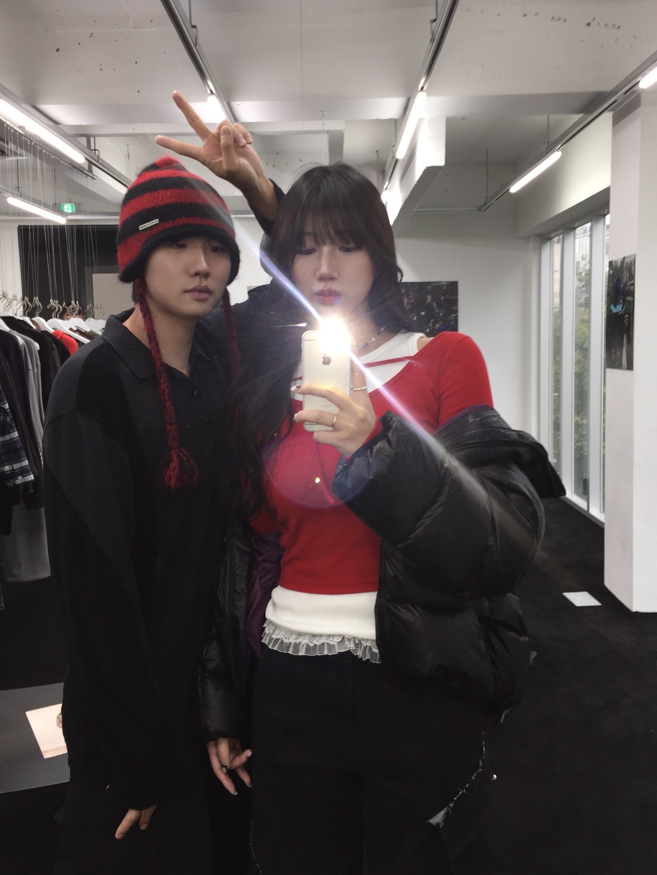 Thevinylhouse Ear Flap Stripe Beanie Red, Thevinylhouse Ear Flap Stripe Beanie Green 착용 스타일