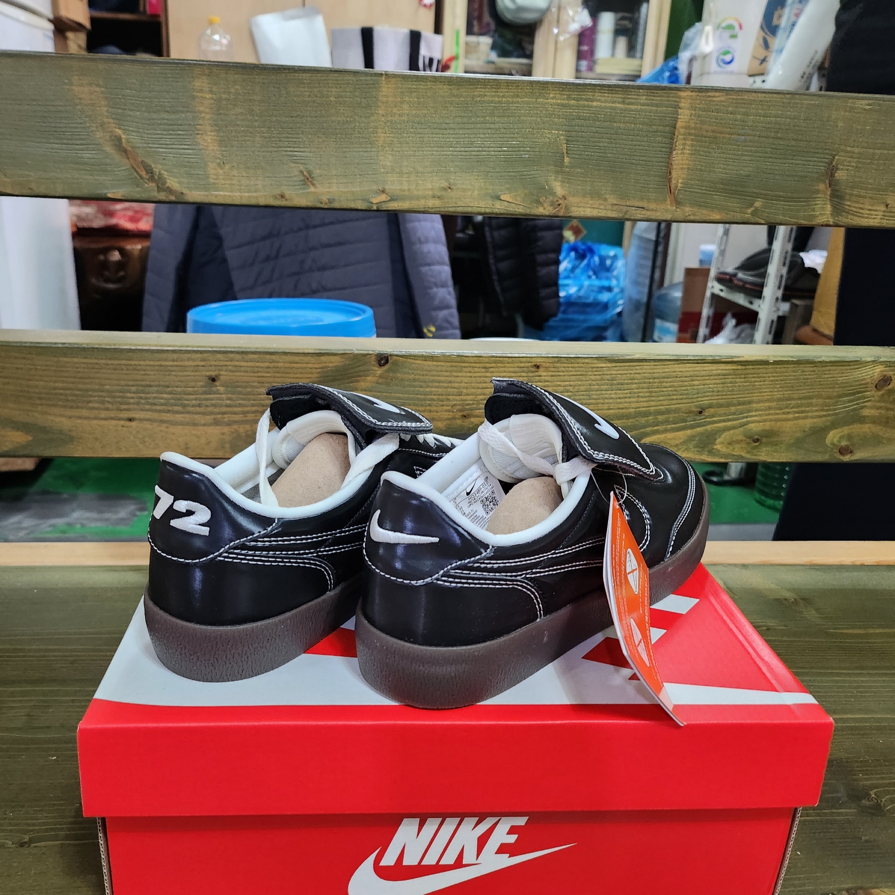 Nike Killshot 2 Black Baroque Brown 착용 스타일 - 2