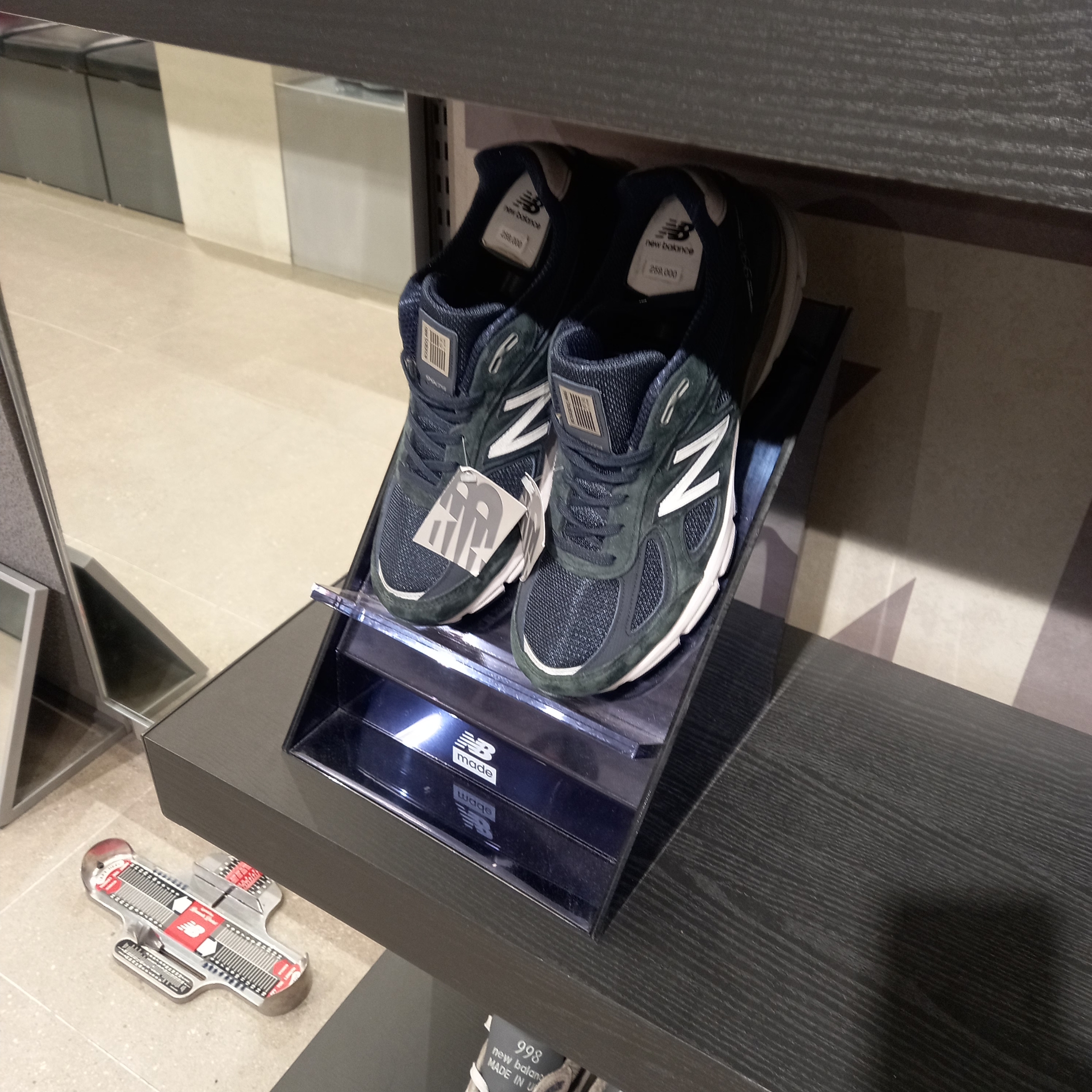 New Balance 990v6 Made in USA Workwear Grey, New Balance 990v3 Made in USA Navy - D Standard ์ฐฉ์ฉ ์คํ์ผ - 9