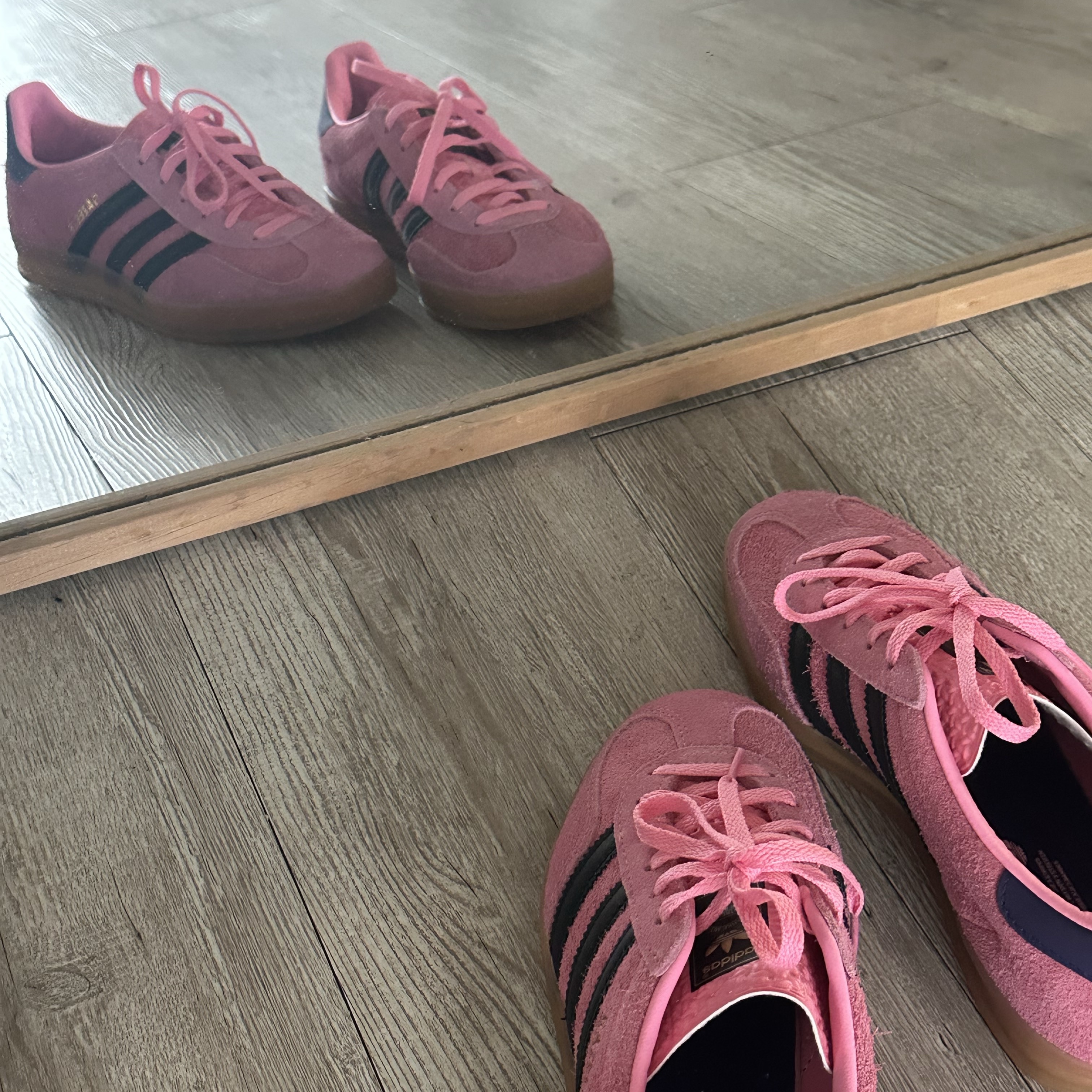 (W) Adidas Gazelle Indoor Bliss Pink 착용 스타일
