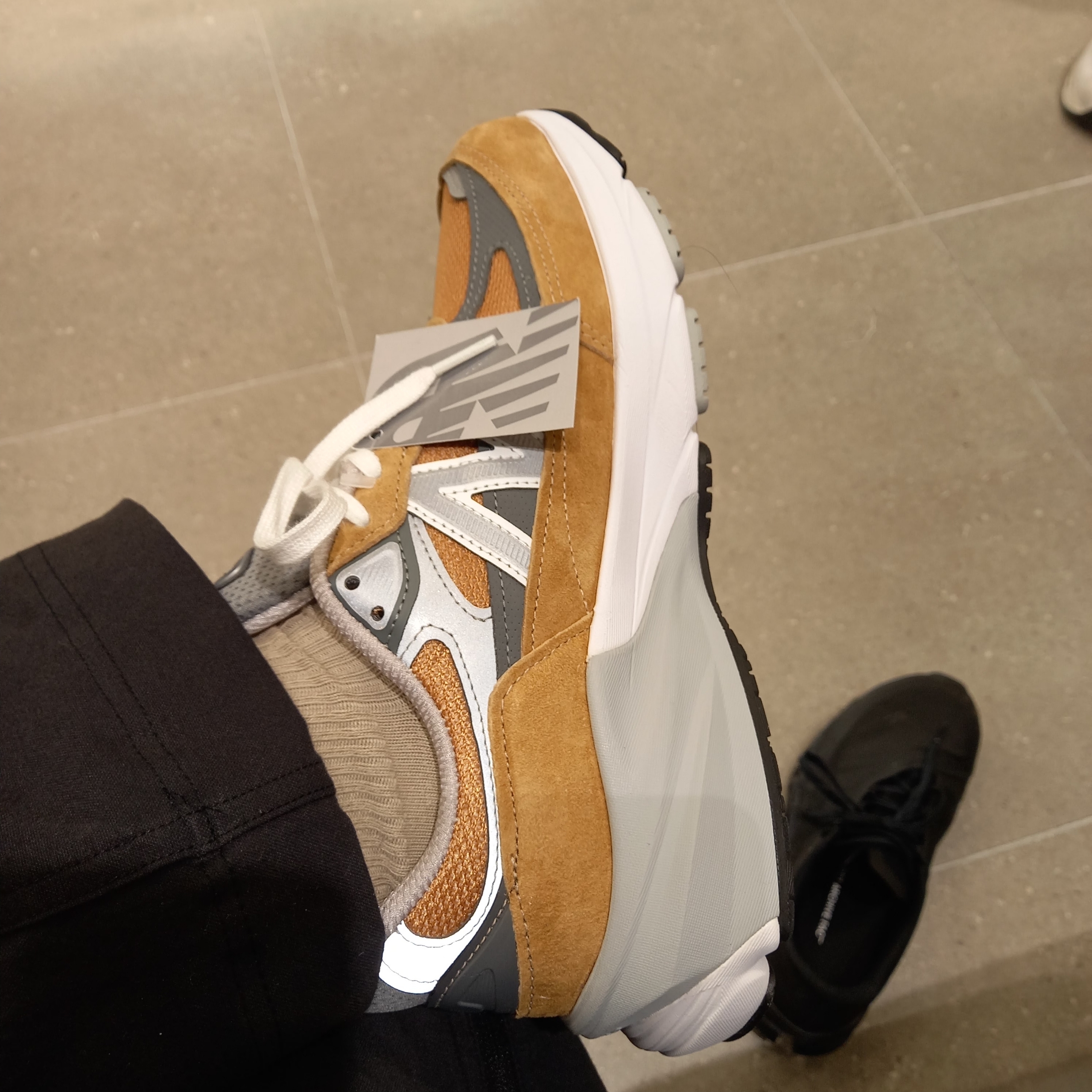 New Balance 990v6 Made in USA Workwear Grey, New Balance 990v3 Made in USA Navy - D Standard ์ฐฉ์ฉ ์คํ์ผ - 2