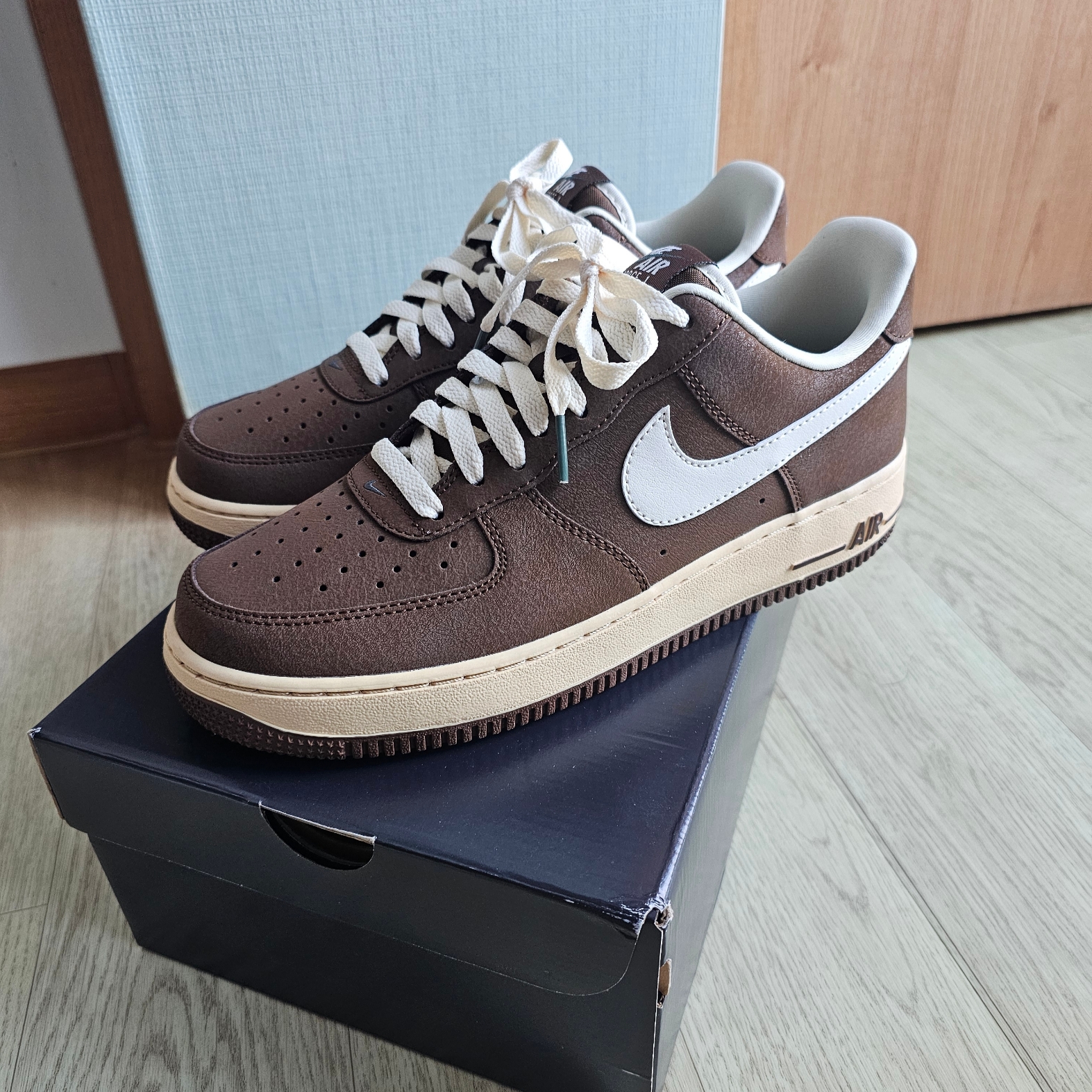 Nike Air Force 1 '07 Cacao Wow Coconut Milk 착용 스타일 - 4