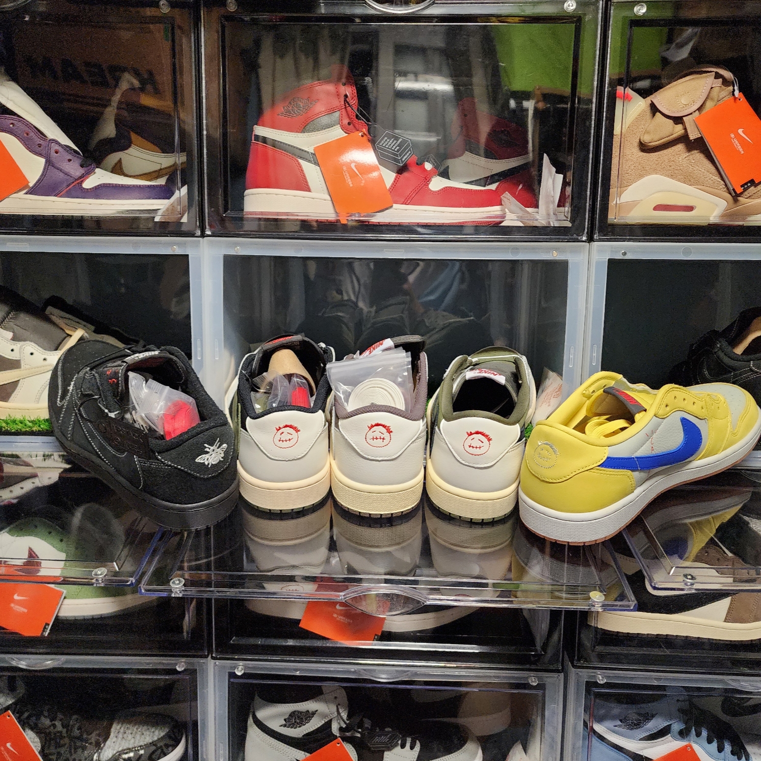 Jordan 1 x Travis Scott Retro Low OG SP Black Phantom, Jordan 1 x Travis Scott Retro Low OG SP Reverse Olive 착용 스타일