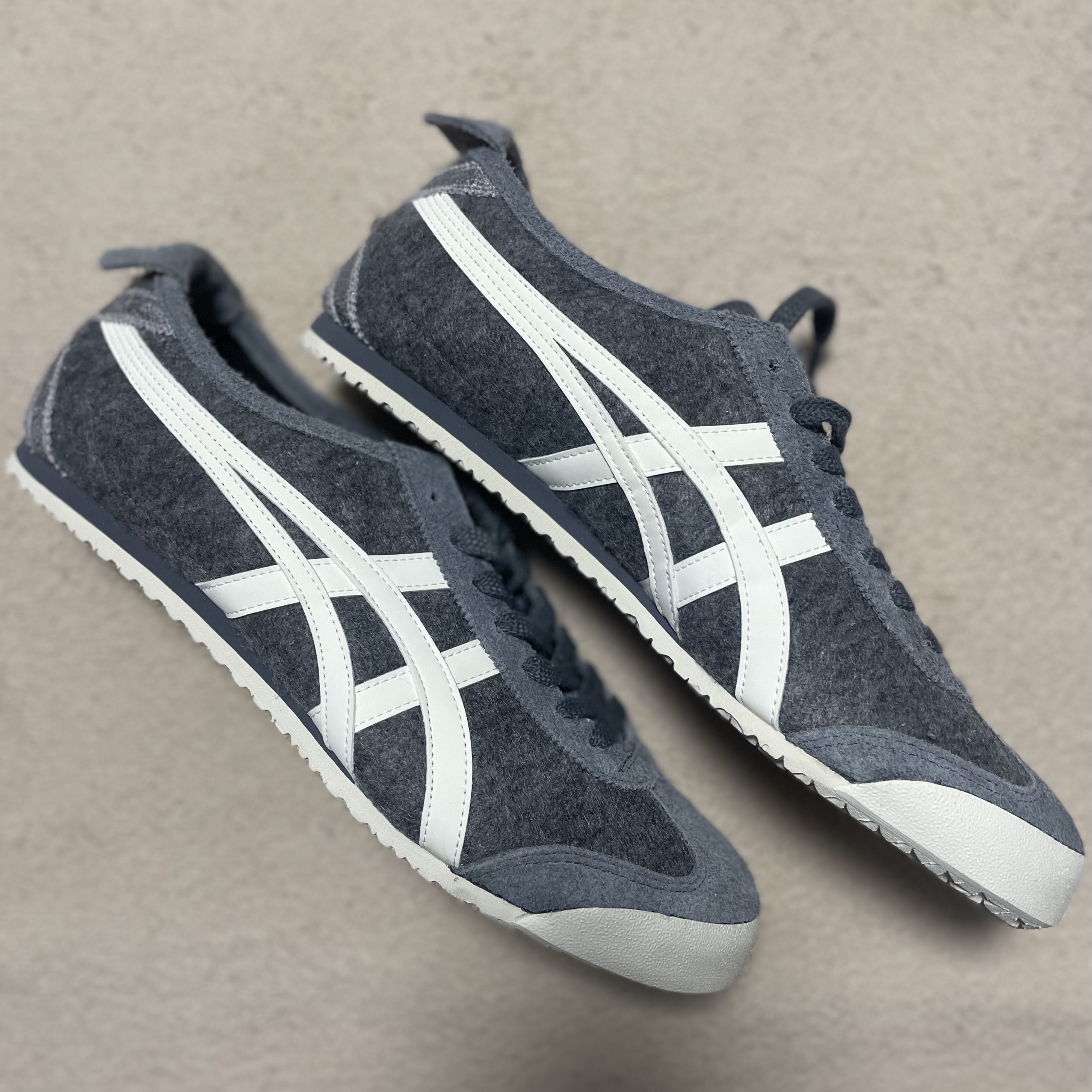 Onitsuka Tiger Mexico 66 Metropolis Cream 착용 스타일
