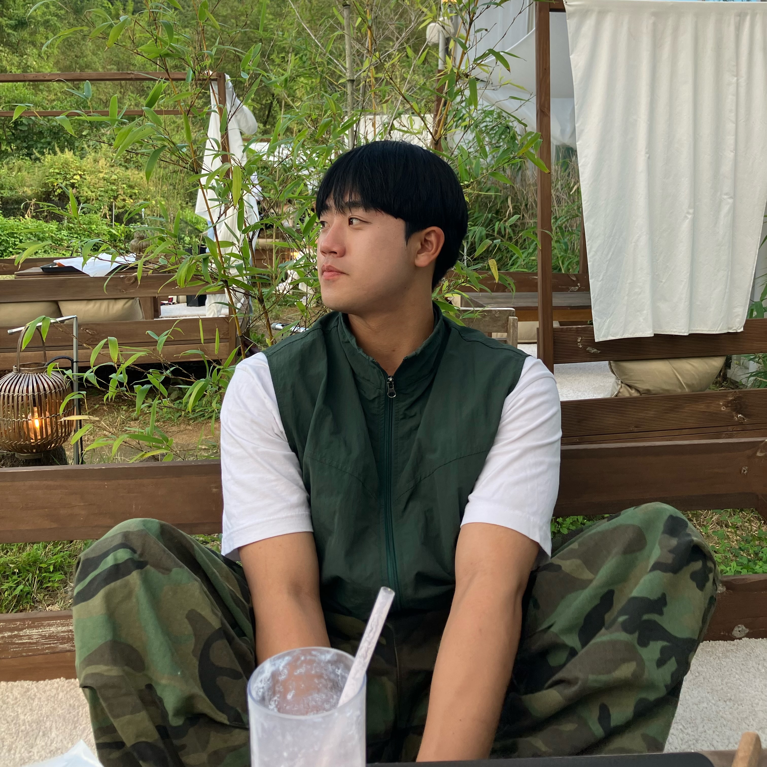 Undermycar Mu.53 Anti Fxxking Logo Play Big Cargo Rip-Camo Pants Camo Gray 착용 스타일
