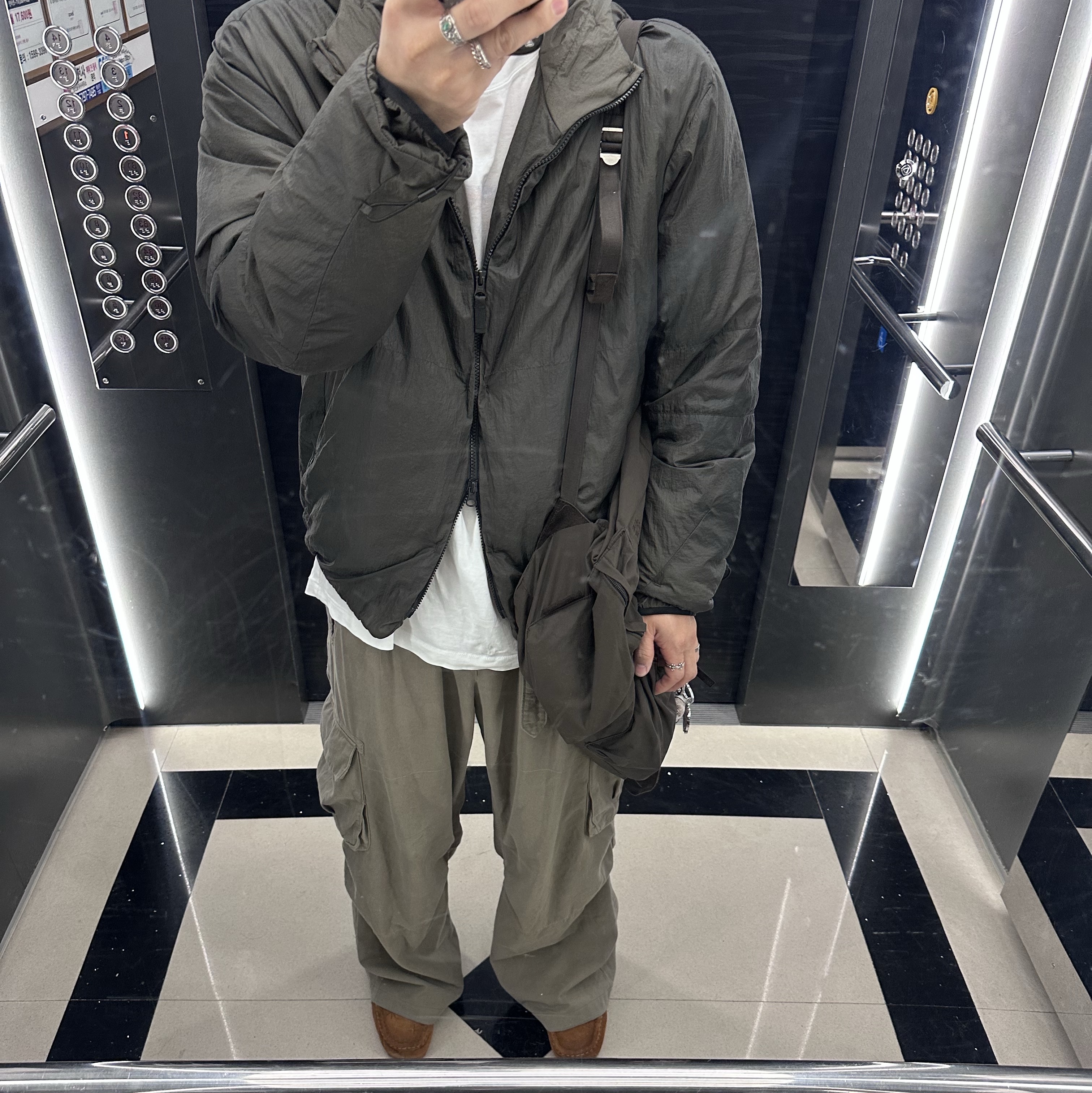 Polyteru Light Puffer Jacket 1.5v Mud, Polyteru 2pk Draw Bag Brown 착용 스타일