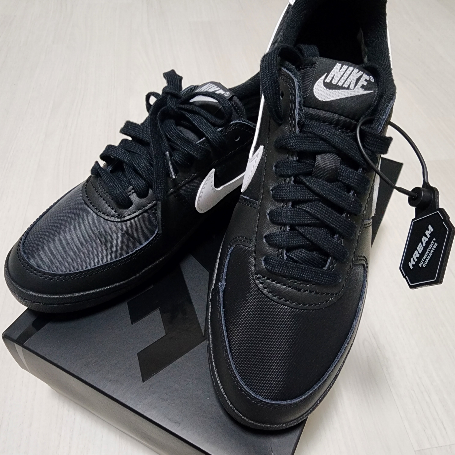 Nike Field General 82 SP Black and White 착용 스타일 - 1