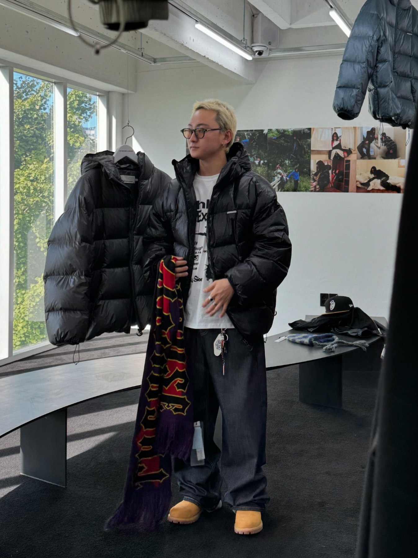 Thevinylhouse Hooded Duck Down Jacket Black, Thevinylhouse Hooded Duck Down Jacket Charcoal 착용 스타일