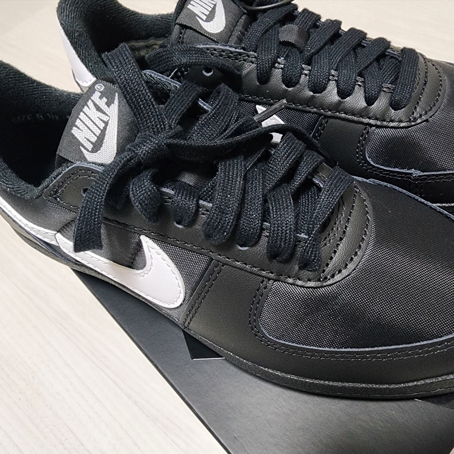 Nike Field General 82 SP Black and White 착용 스타일 - 2