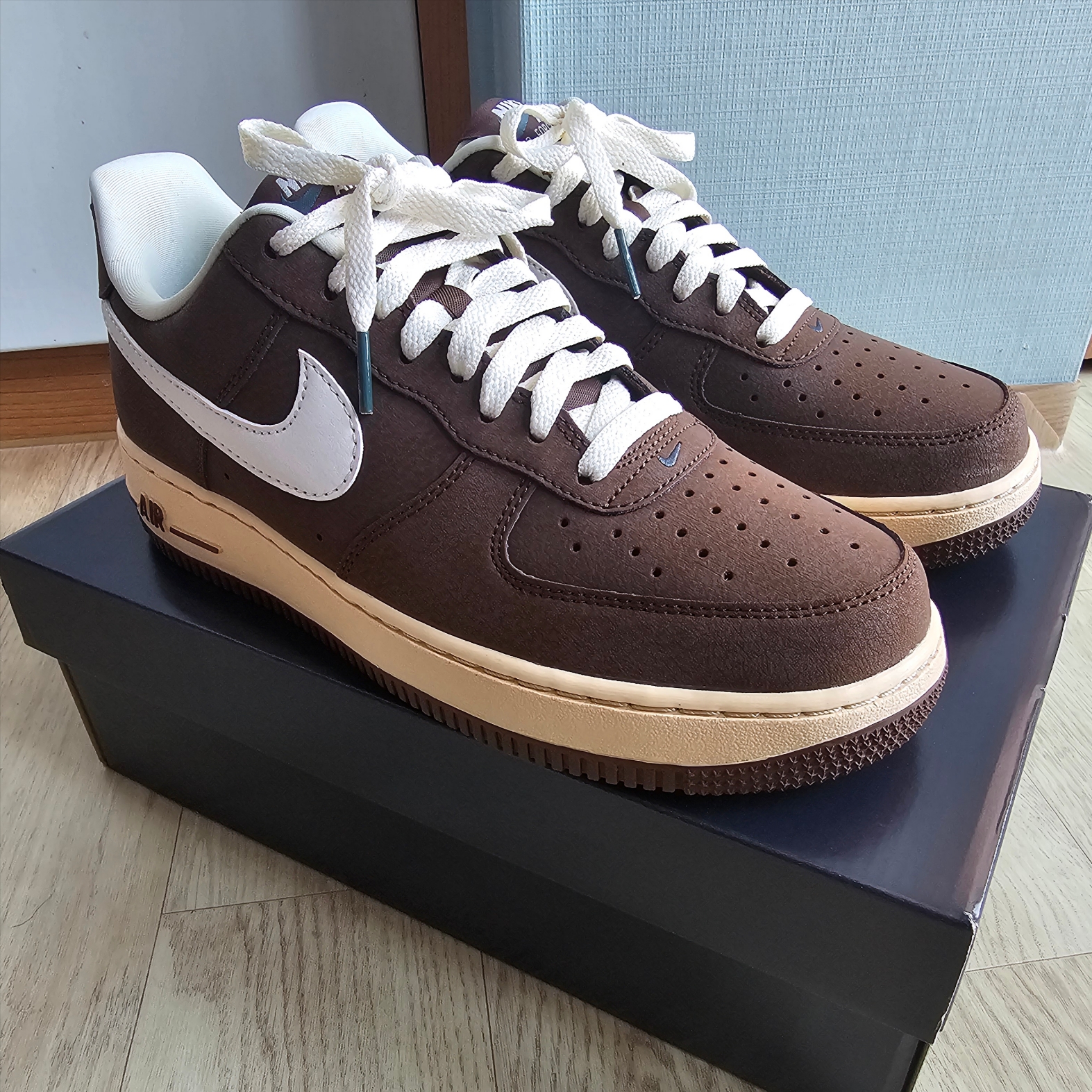Nike Air Force 1 '07 Cacao Wow Coconut Milk 착용 스타일 - 2
