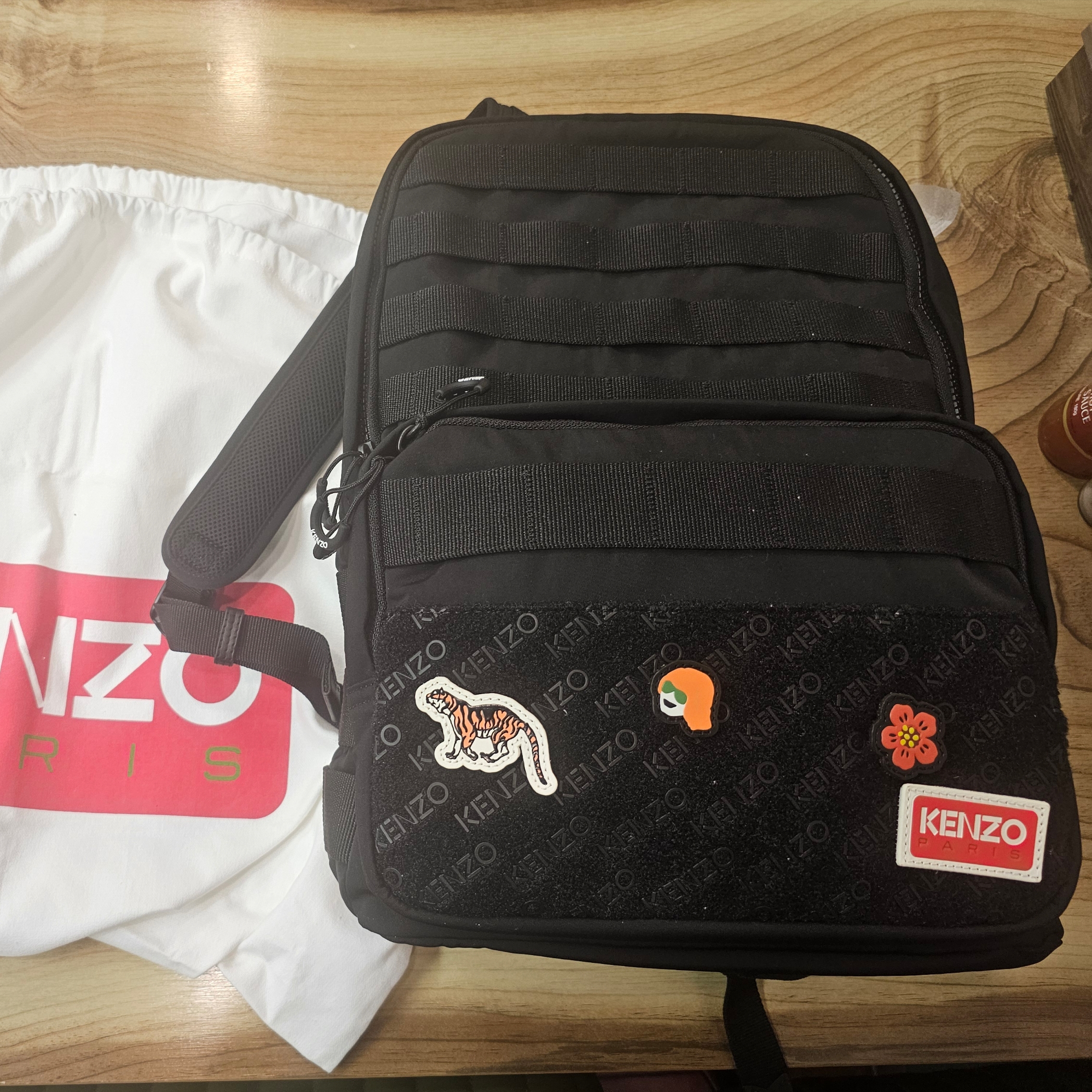 Kenzo Jungle Rucksack Black 착용 스타일