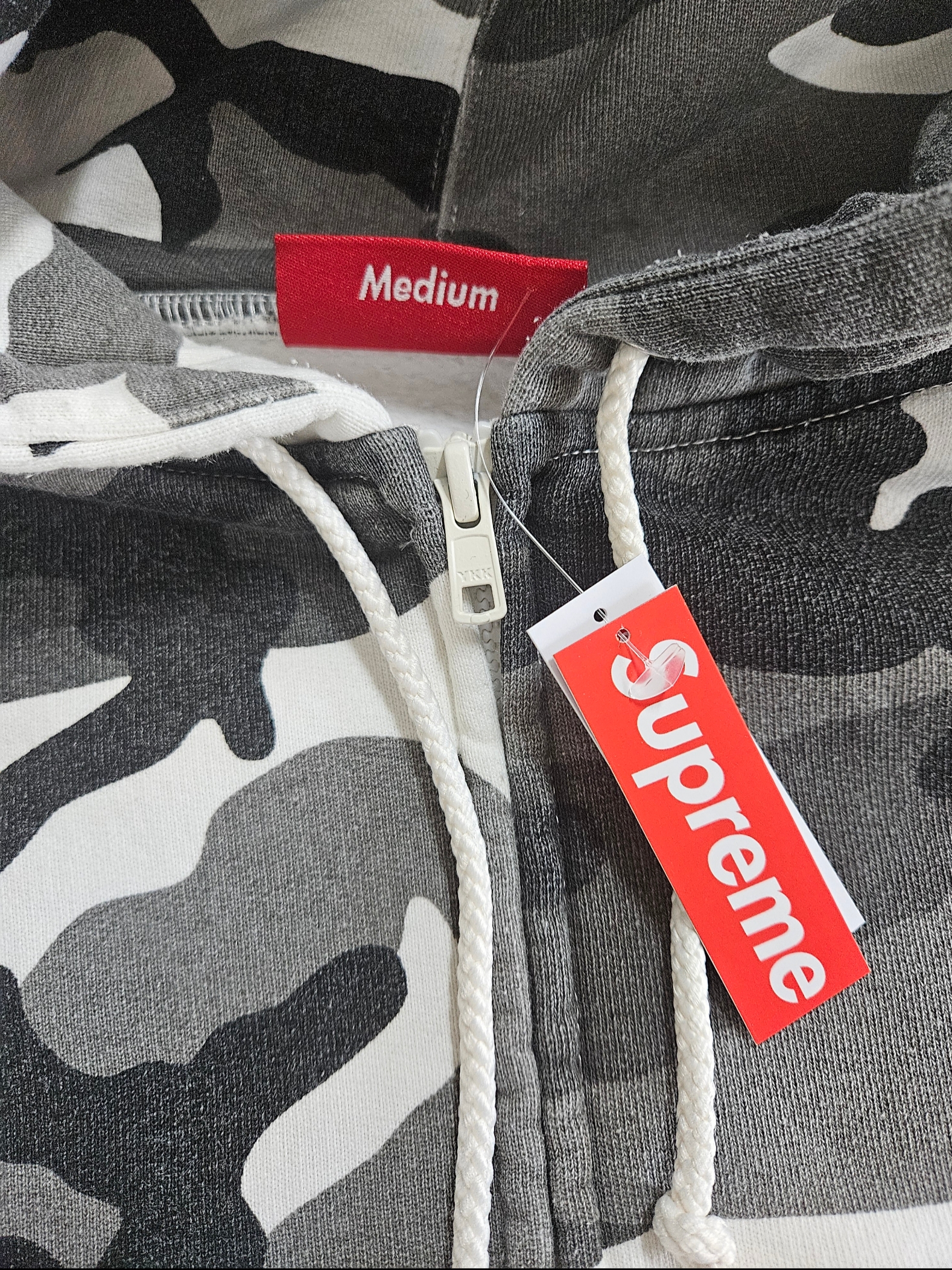 Supreme Work Zip Up Hooded Sweatshirt Snow Camo - 24FW, Supreme x Futura x New Era Snow Camo - 24SS 착용 스타일 - 5