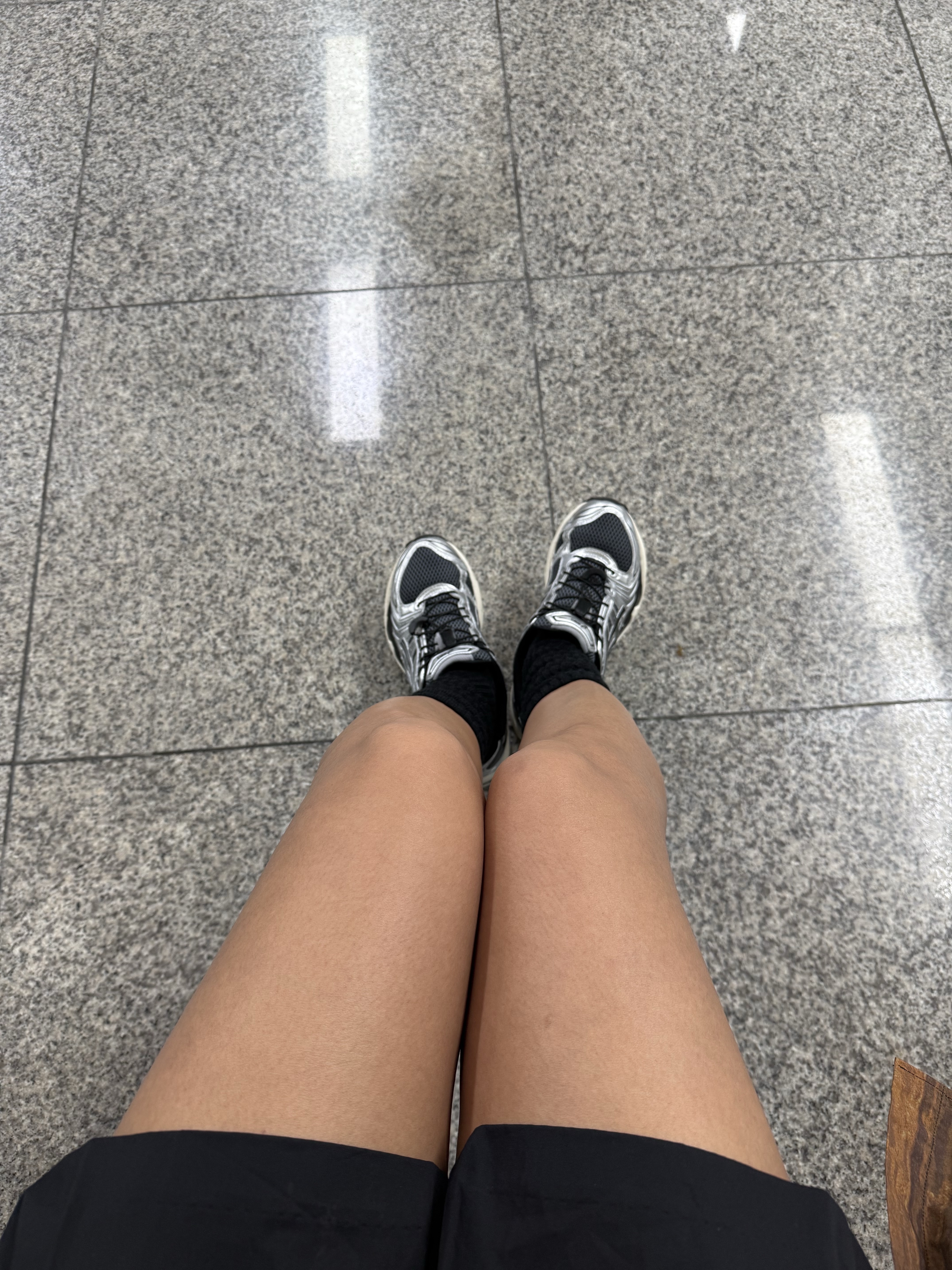 Asics Unlimited Gel-Kayano 14 Carrier Grey Black 착용 스타일 - 1
