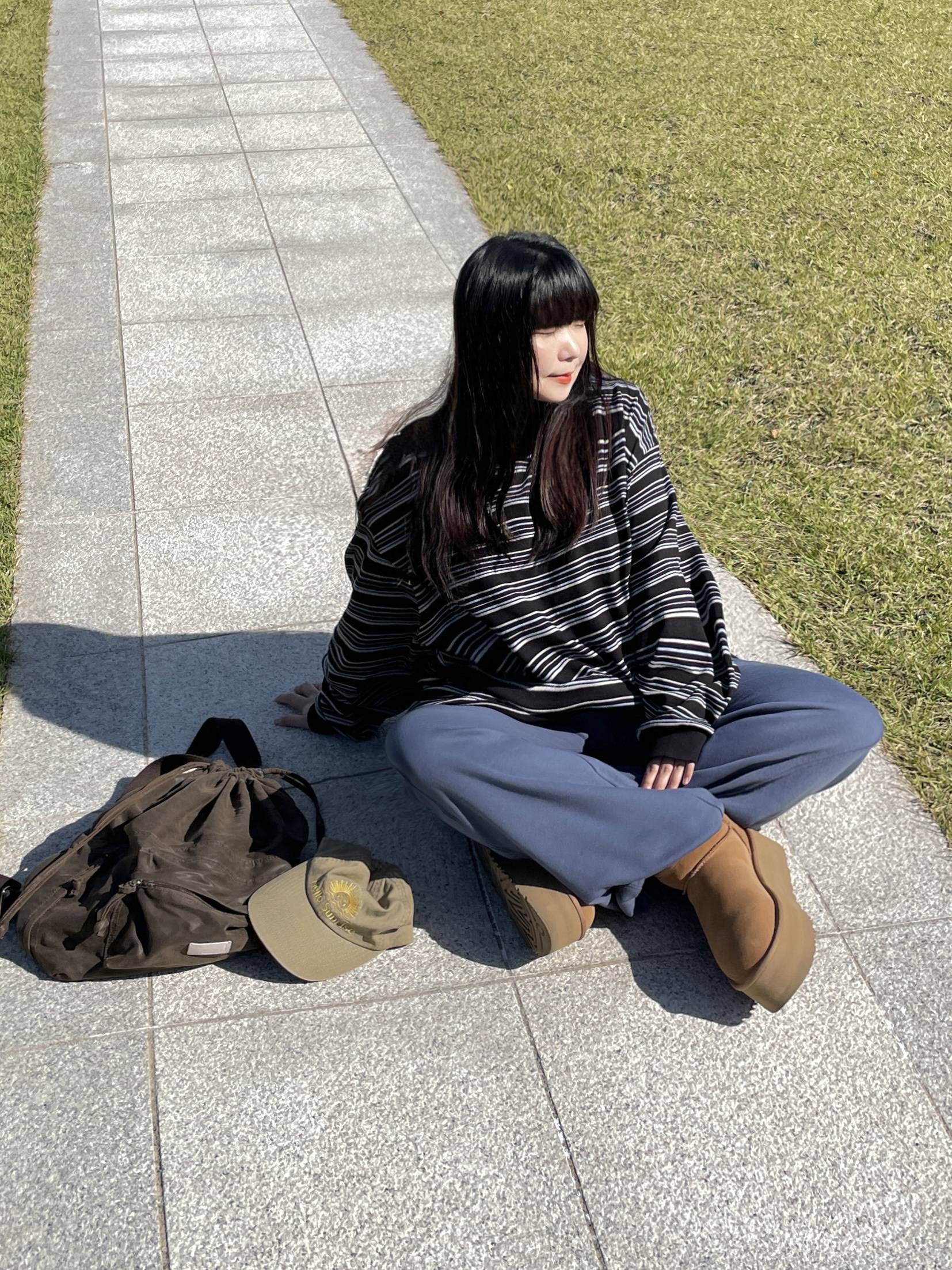 Hello Sunrise Washed OG Logo Ball Cap Camel Brown, (W) UGG Classic Ultra Mini Platform Boots Chestnut 착용 스타일 - 1
