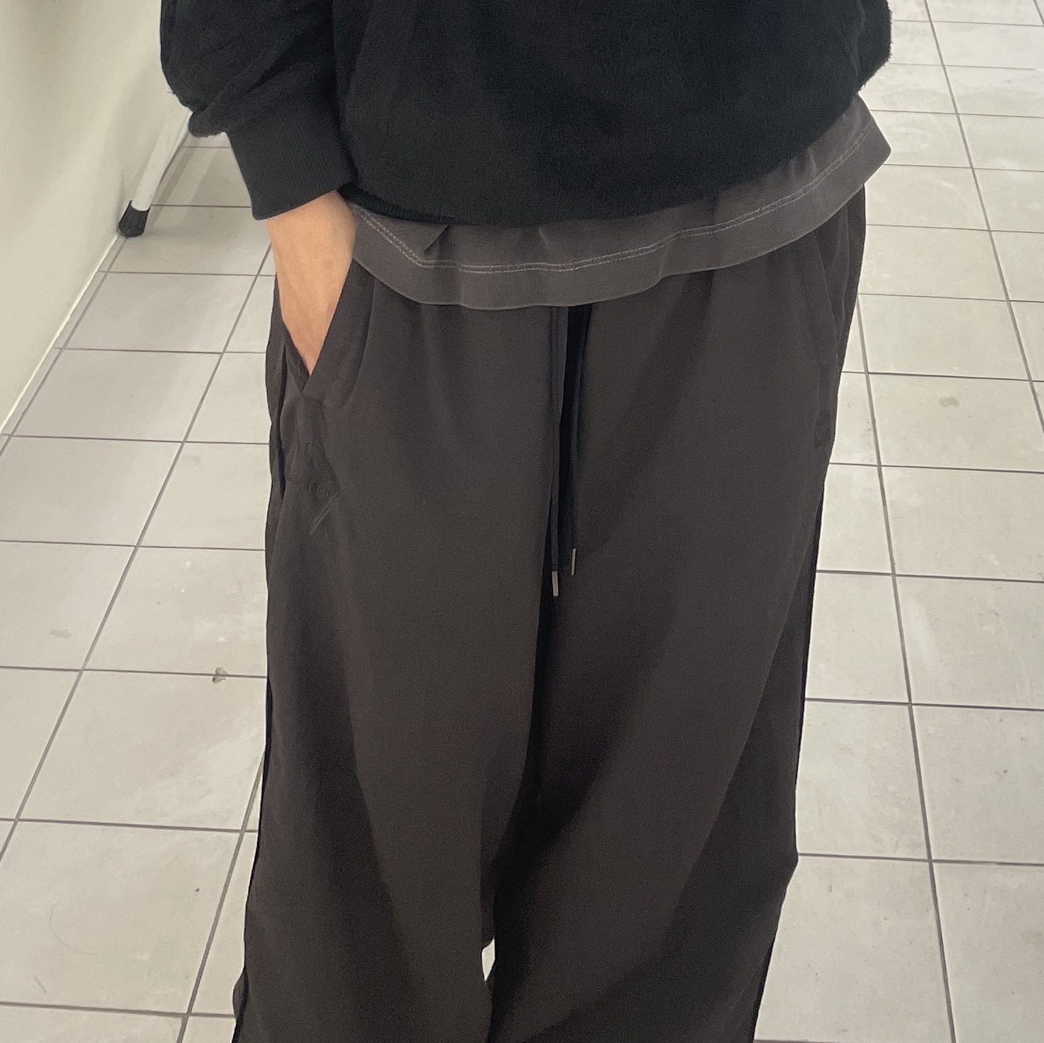 Polyteru Human Index Index Track Pants Brown/Black 착용 스타일