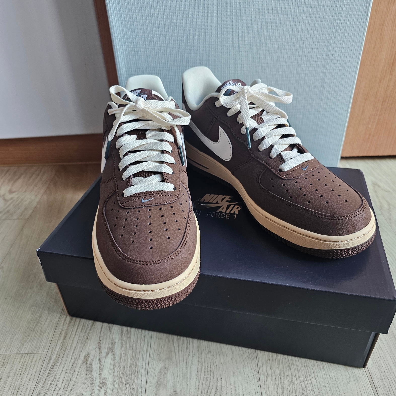 Nike Air Force 1 '07 Cacao Wow Coconut Milk 착용 스타일 - 6