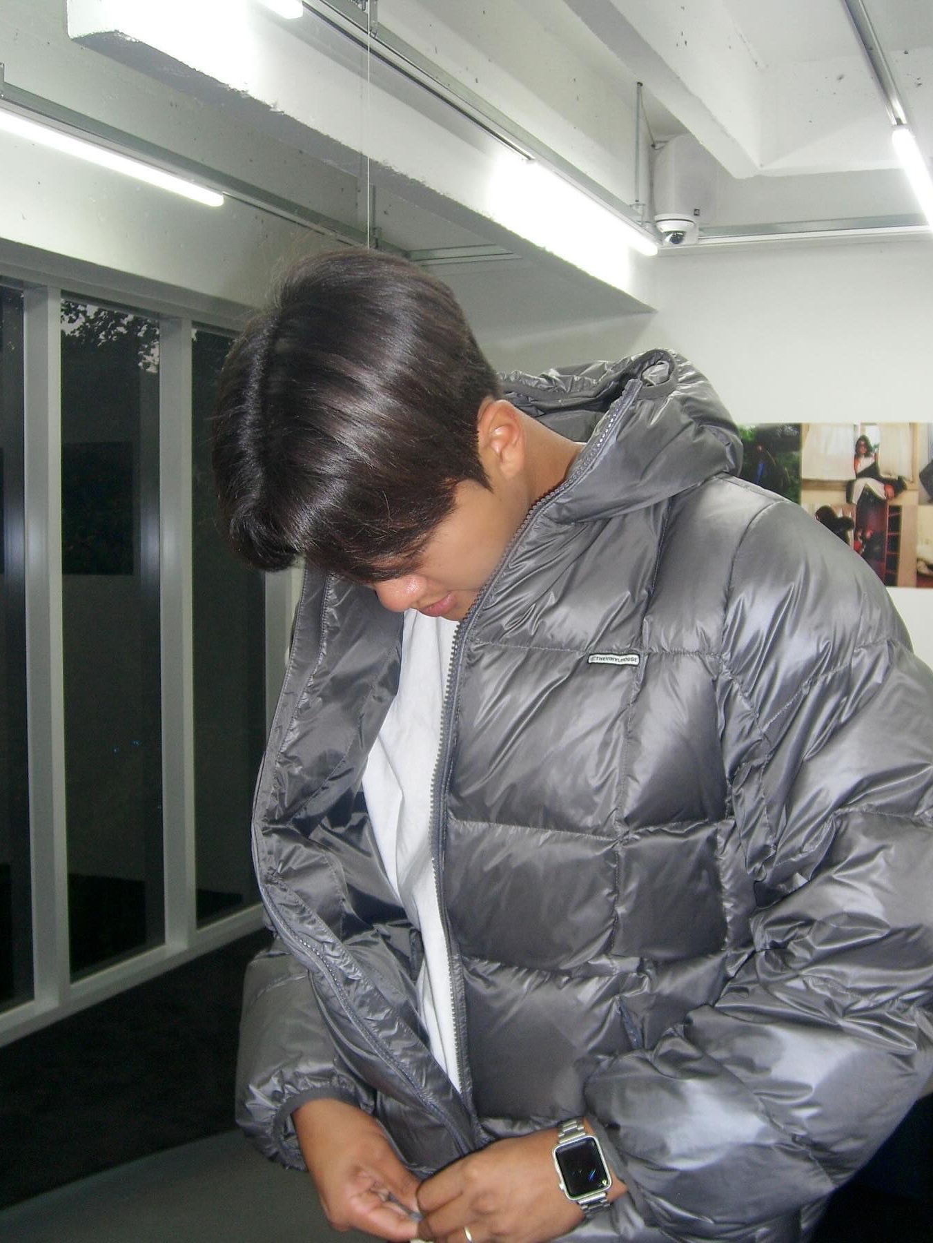 Thevinylhouse Hooded Duck Down Jacket Black, Thevinylhouse Hooded Duck Down Jacket Charcoal 착용 스타일