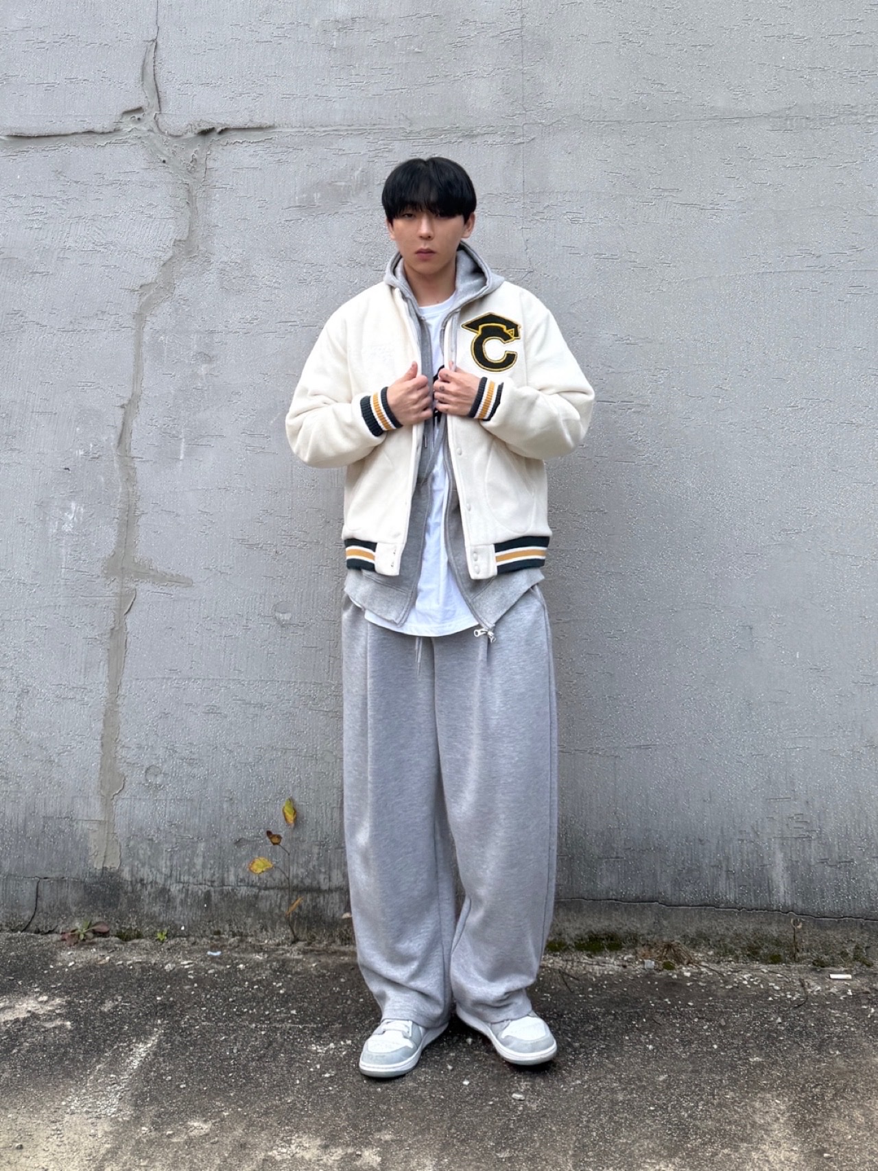 (W) Jordan 1 Low White Wolf Grey 착용 스타일 - 2