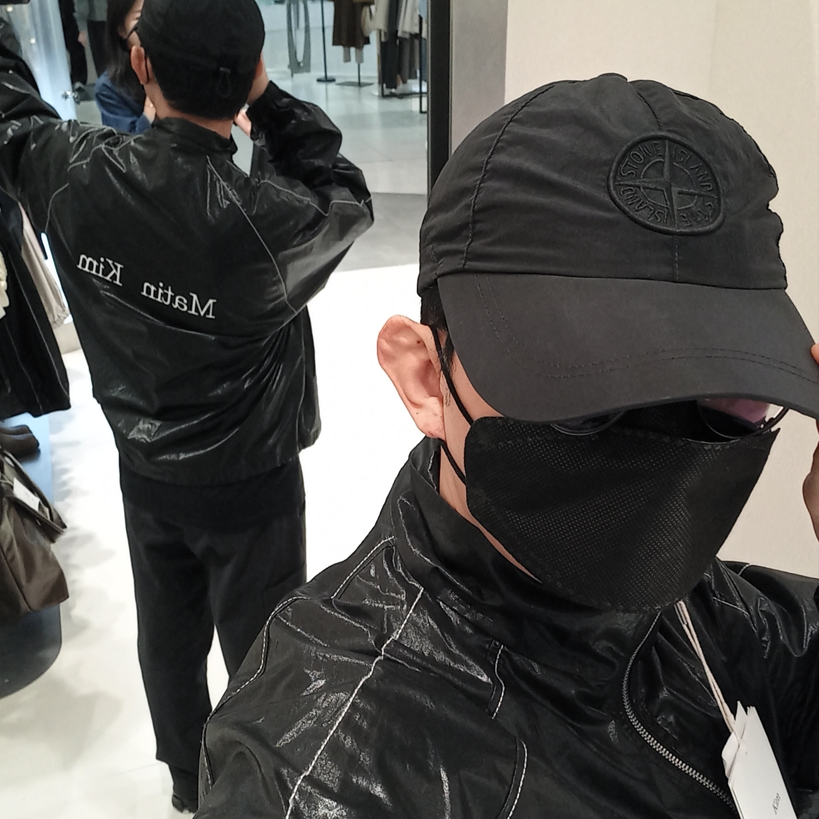 (W) Matin Kim Logo Coating Jumper Black, Arc'teryx Cronin Cotton Pants Black 착용 스타일 - 1